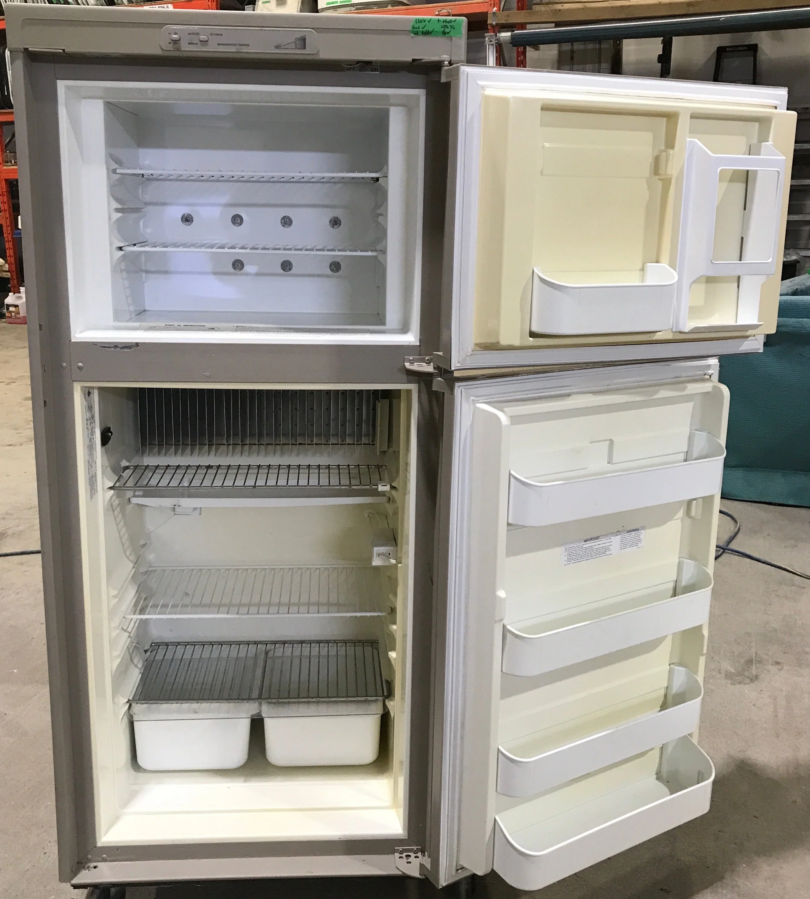 Used Complete Dometic Fridge, 2-Way - RM2652 - Image 2