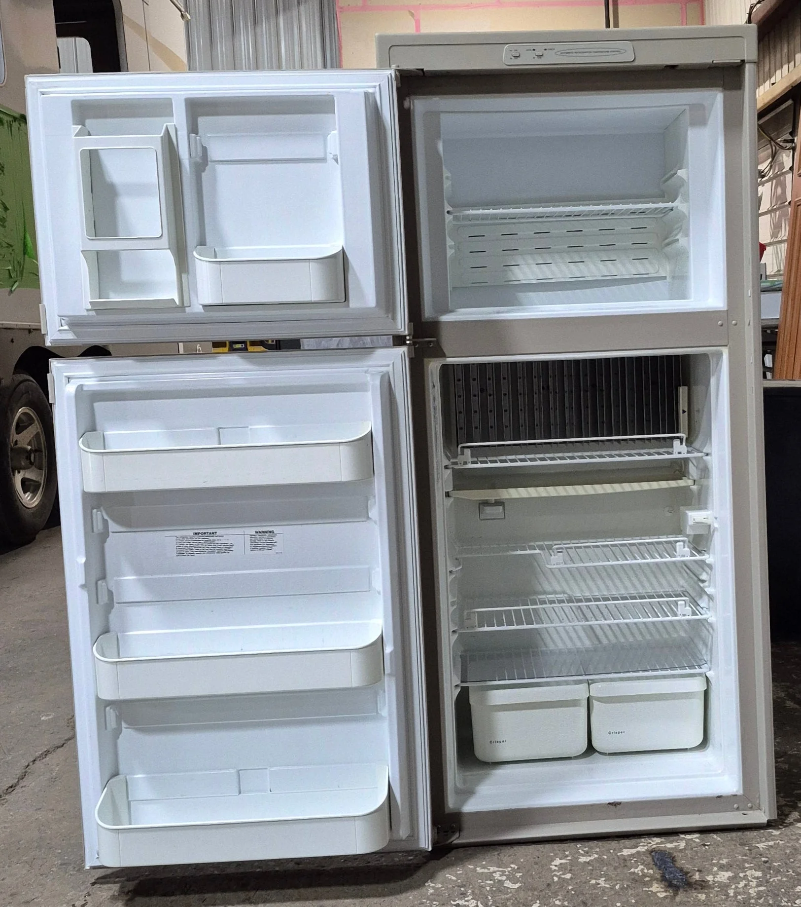 Used Complete Dometic Fridge, 2-Way - RM2652 - Image 2