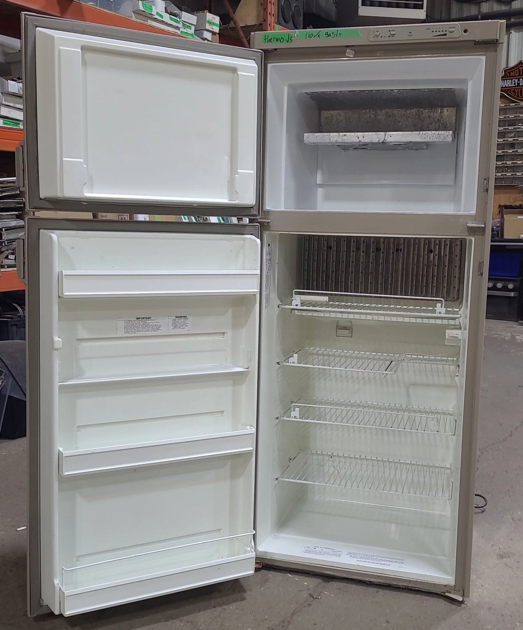 Used Complete Dometic Fridge, 2-Way - RM2820 - Image 4