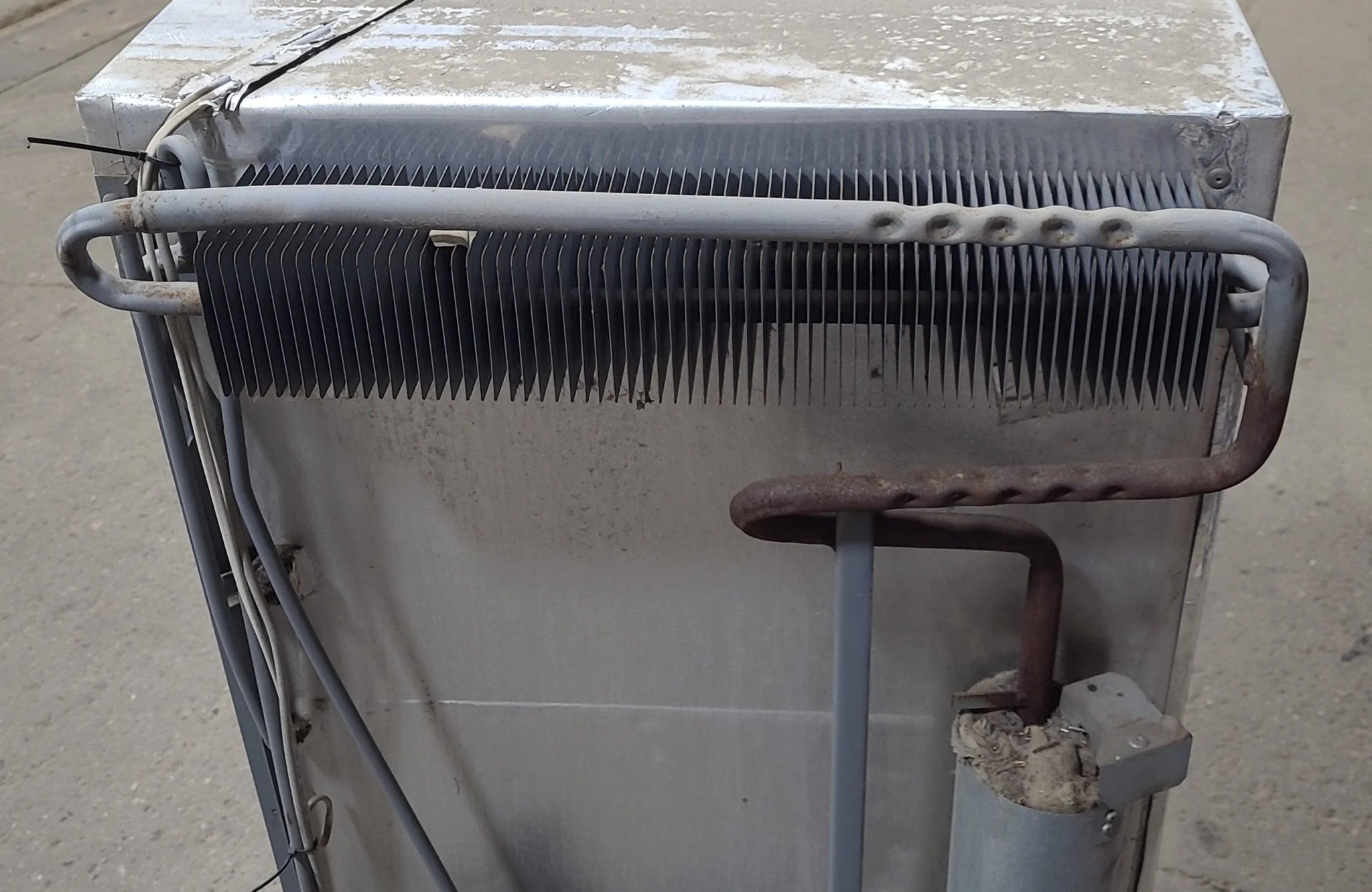 Used Complete Dometic Fridge, 2-Way - RM2820 - Image 9