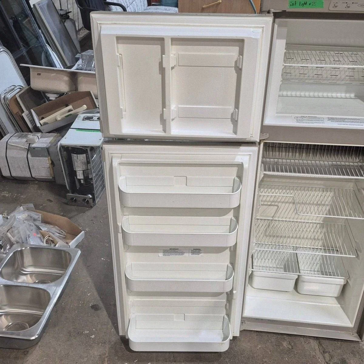 Used Complete Dometic Fridge, 2-Way - RM2852 - Image 5