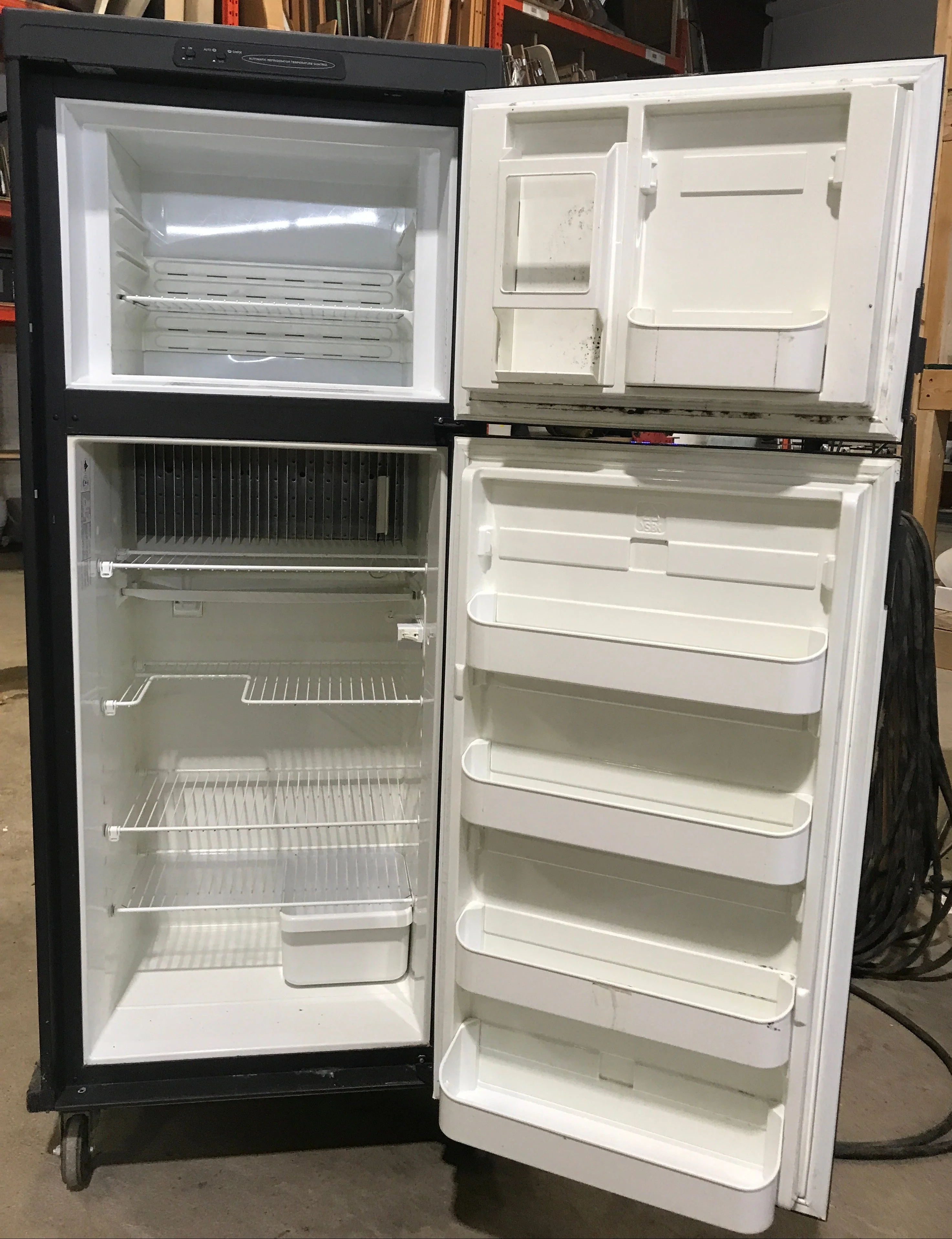 Used Complete Dometic Fridge, 2-Way - RM2852 - Image 2