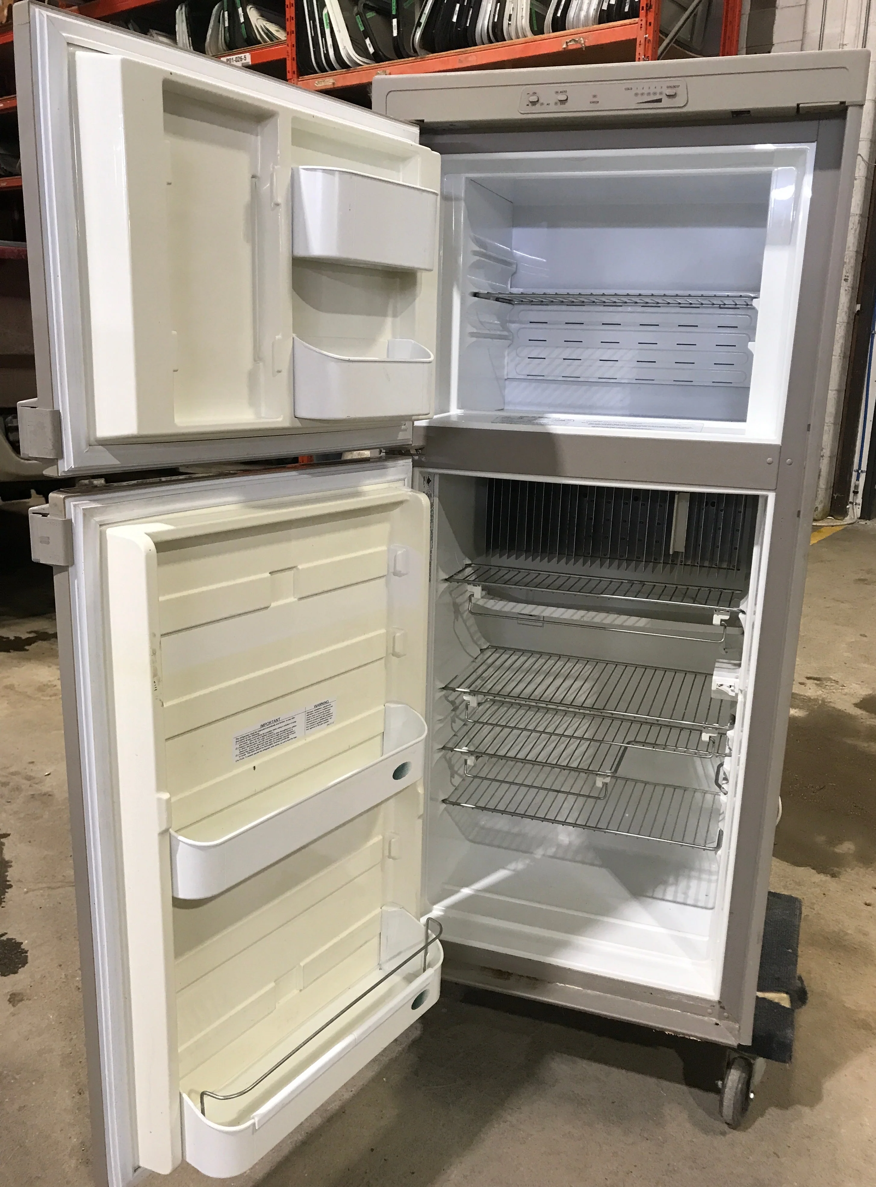 Used Complete Dometic Fridge, 2-Way - RM3662 - Image 2