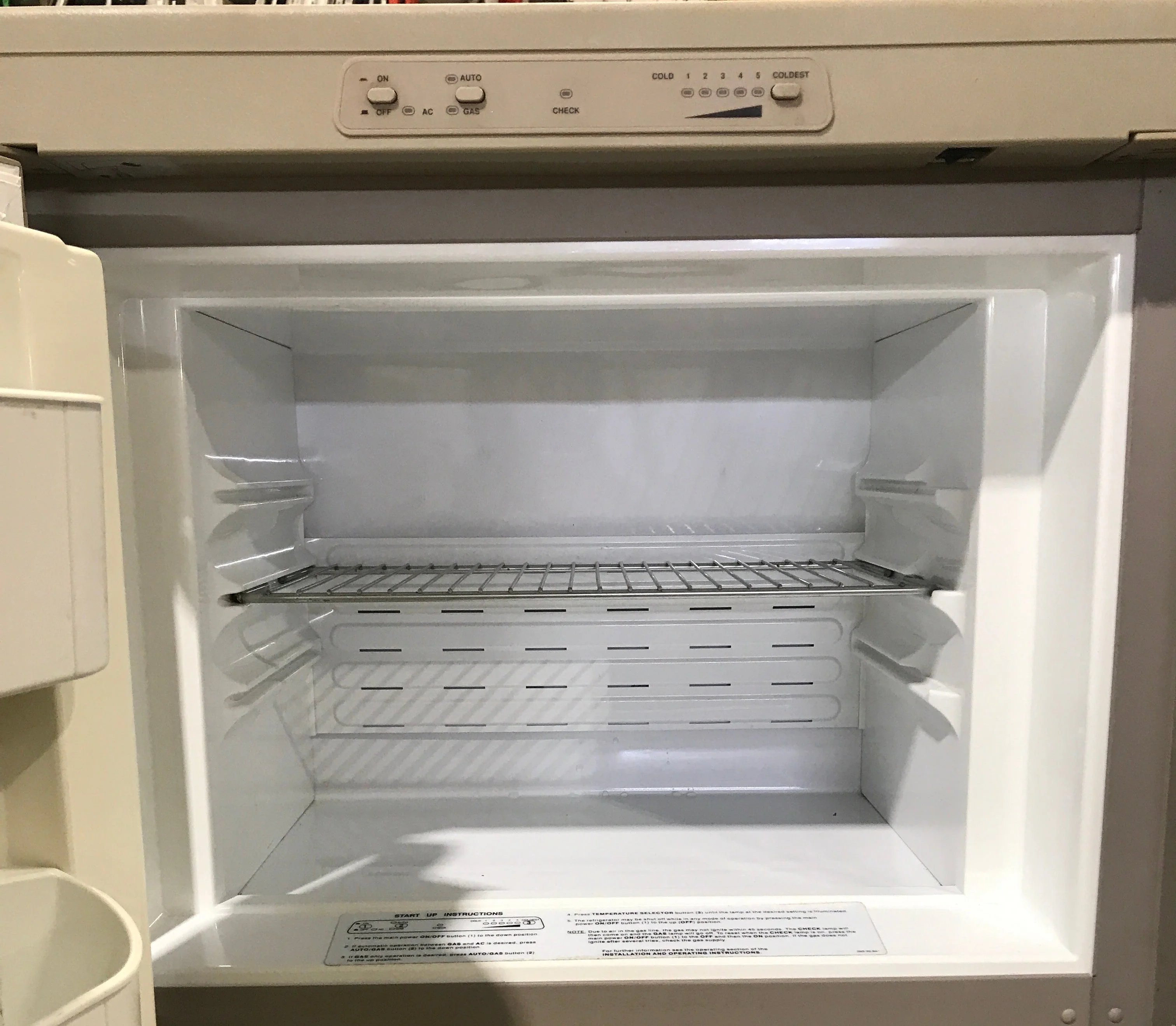 Used Complete Dometic Fridge, 2-Way - RM3662 - Image 5