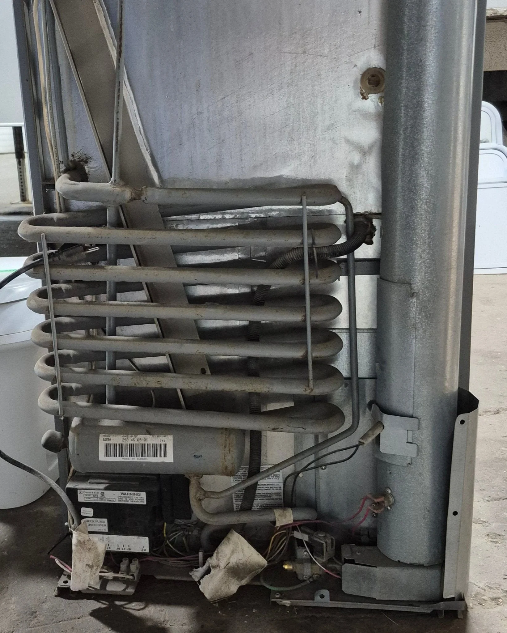 Used Complete Dometic Fridge, 2-Way - RM3662 - Image 11
