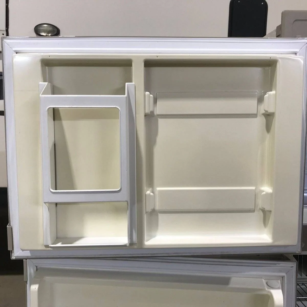 Used Complete Dometic Fridge, 2-Way - RM3662 - Image 5