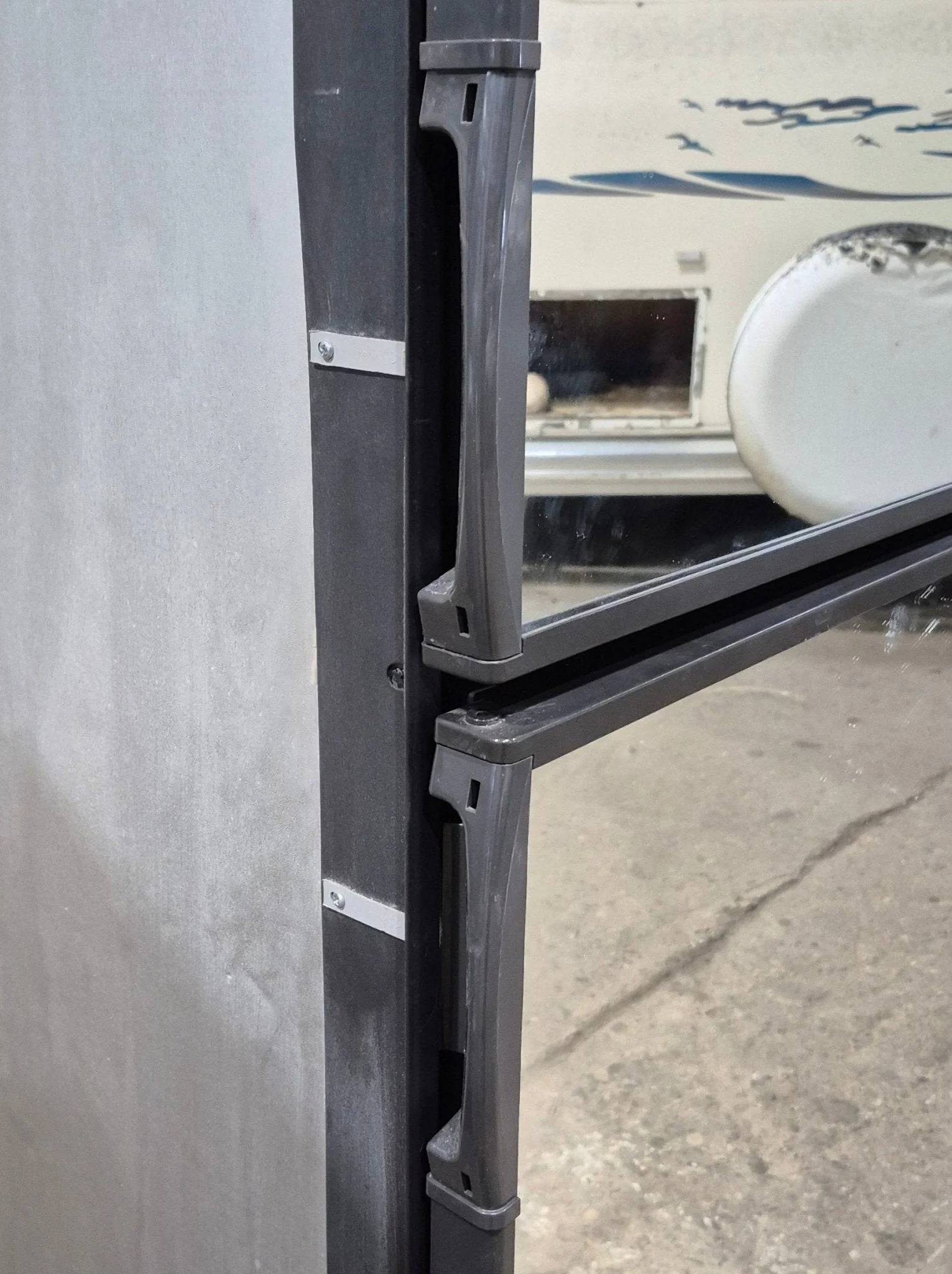Used Complete Dometic Fridge, 2-Way - RM3762 - Image 2