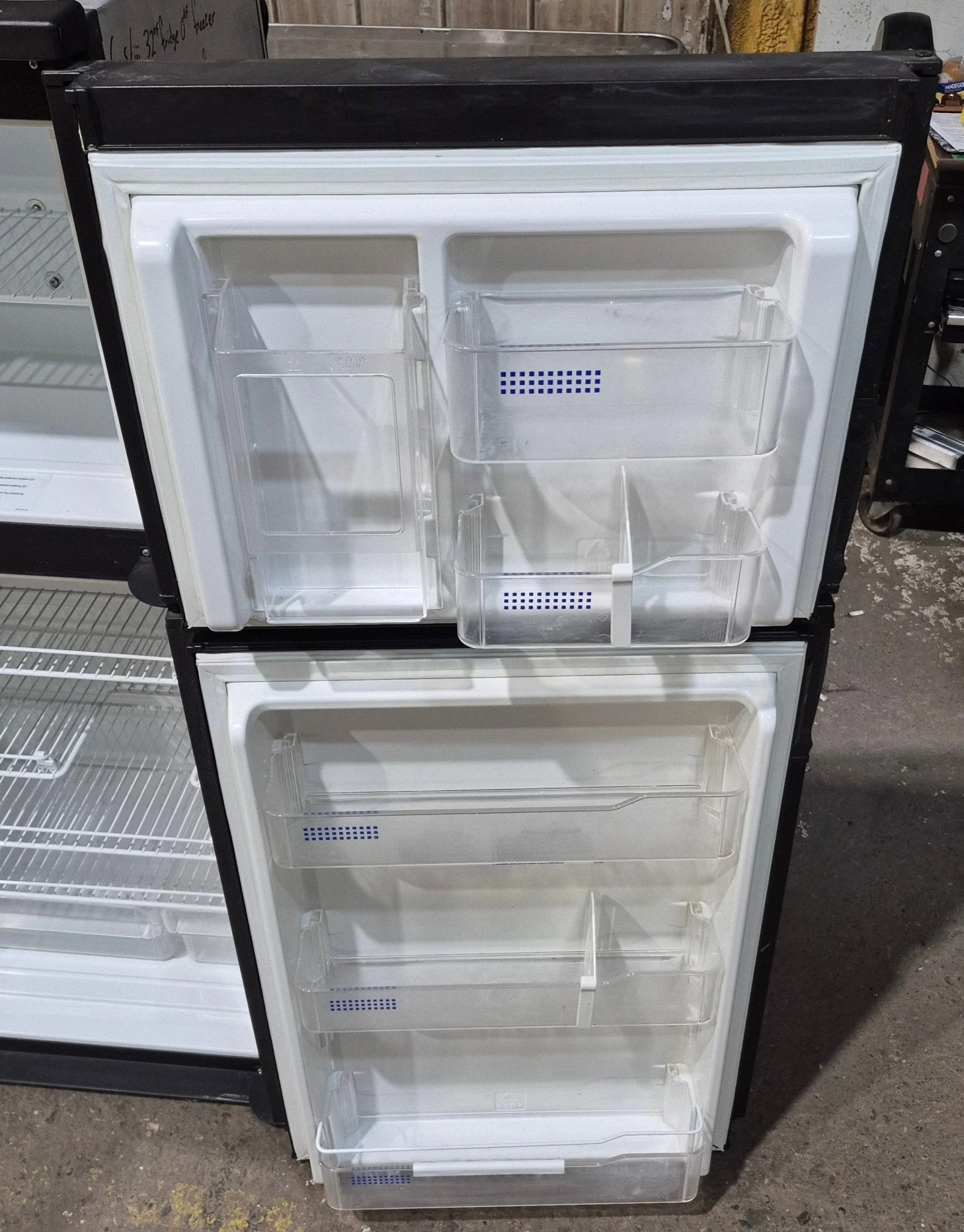 Used Complete Dometic Fridge, 2-Way - RM3762 - Image 5