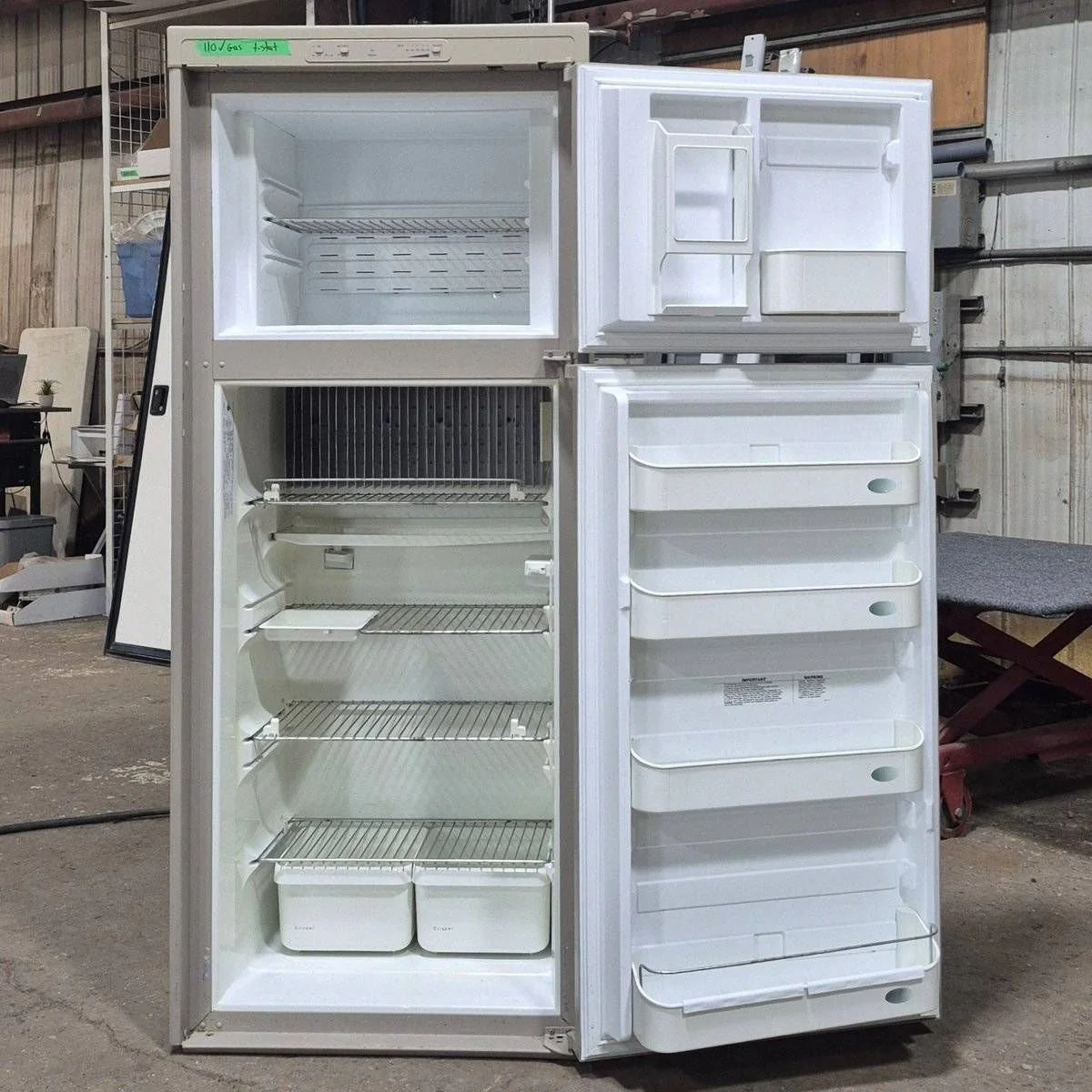 Used Complete Dometic Fridge, 2-Way - RM3862 - Image 4