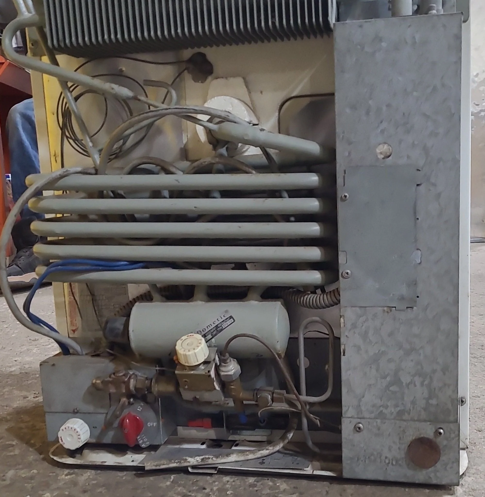 Used Complete Dometic Fridge, 3-Way - RM211B - Image 10