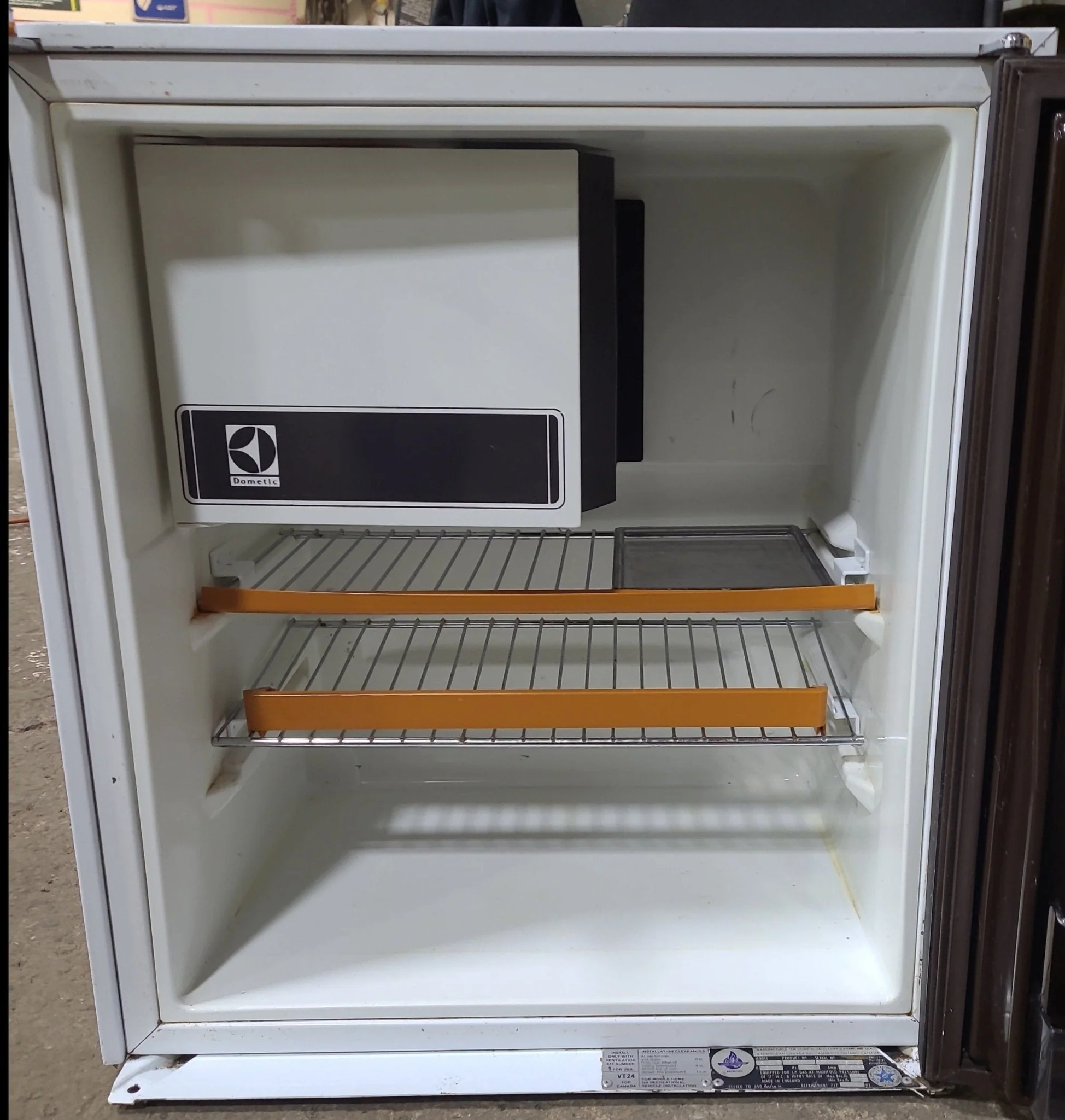 Used Complete Dometic Fridge, 3-Way - RM211B - Image 6