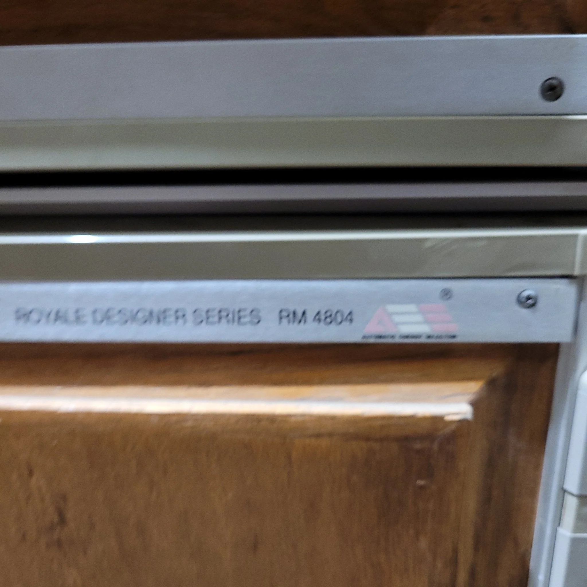 Used Complete Dometic Fridge, 3-Way - RM4804 - Image 2