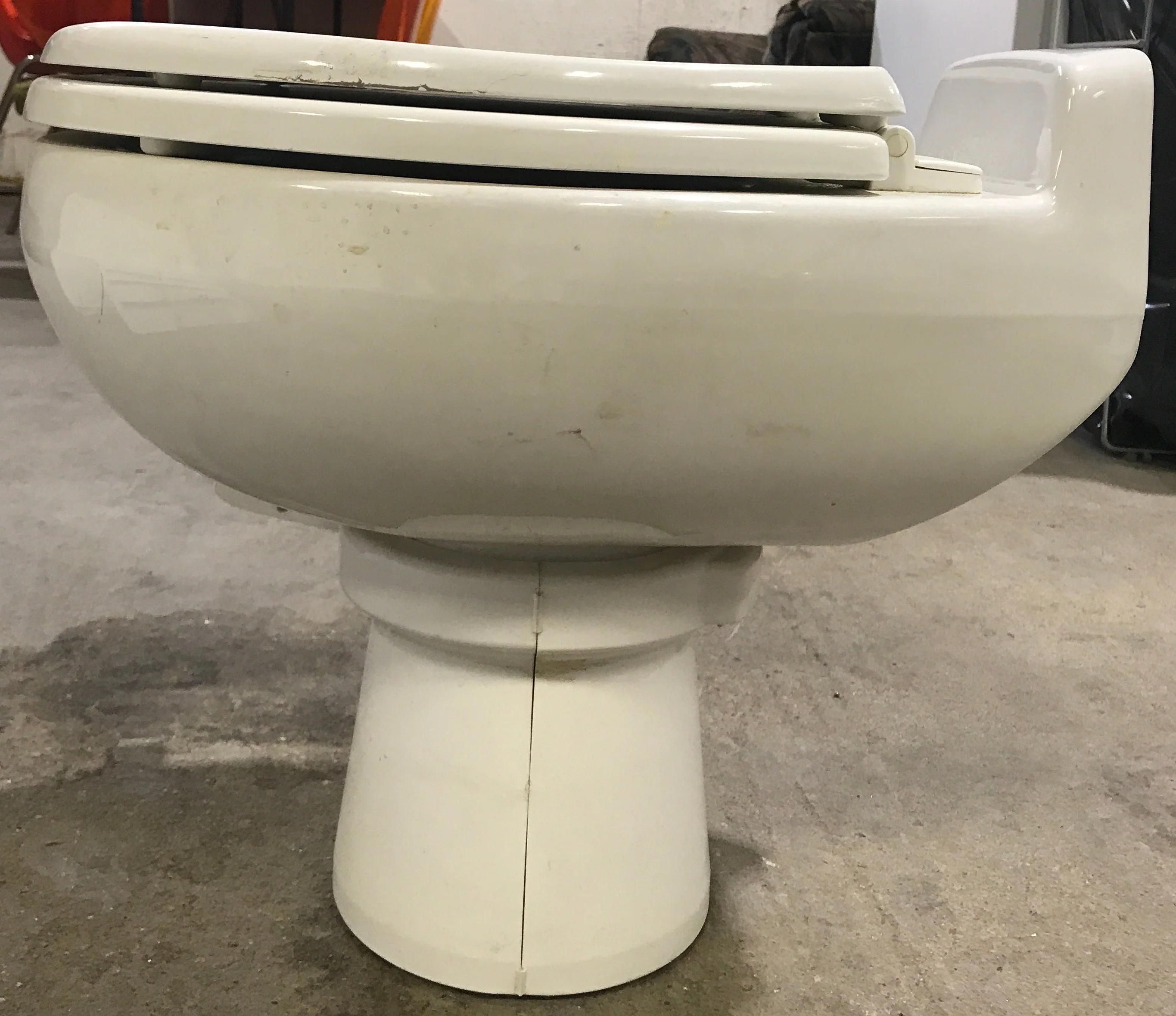 Used Complete Dometic Sealand Traveler Toilet, Foot Flush - 510+ - Image 4