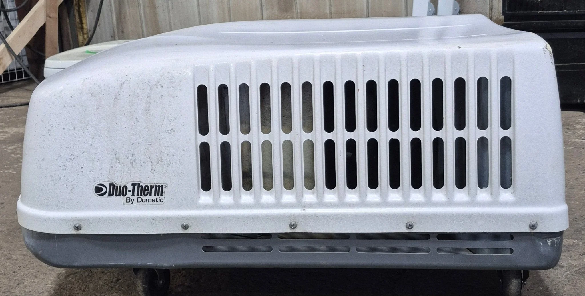 Used Complete Duo-Therm Air Conditioner, Complete, 13000 BTU, Cool Only - 57915.531 - Image 5