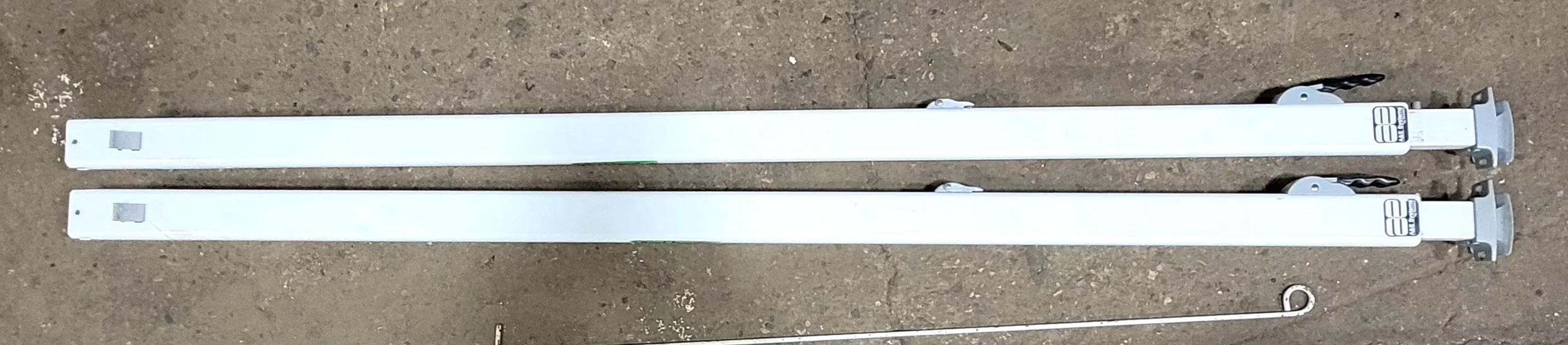 Used Complete Manual Awning A&E Dometic 15' New Canvas - Image 7