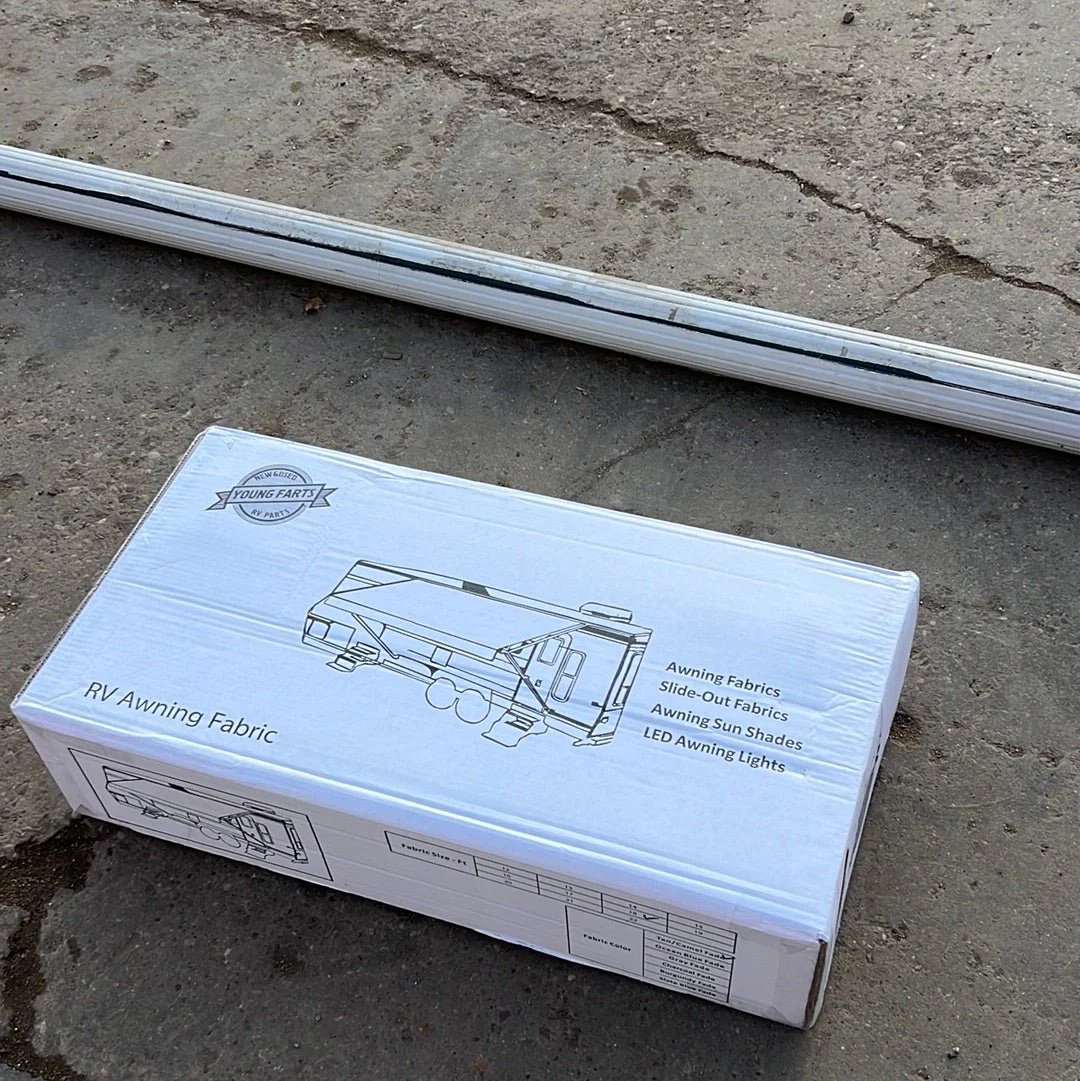 Used Complete Manual Awning A&E Dometic  18’ New canvas - Image 4