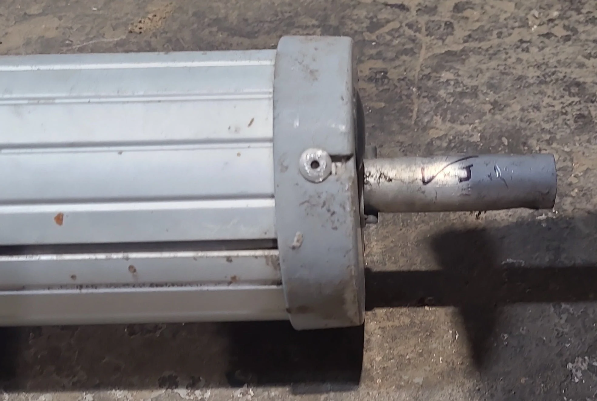 Used Complete Manual Awning A&E Dometic 20' No canvas - Image 9