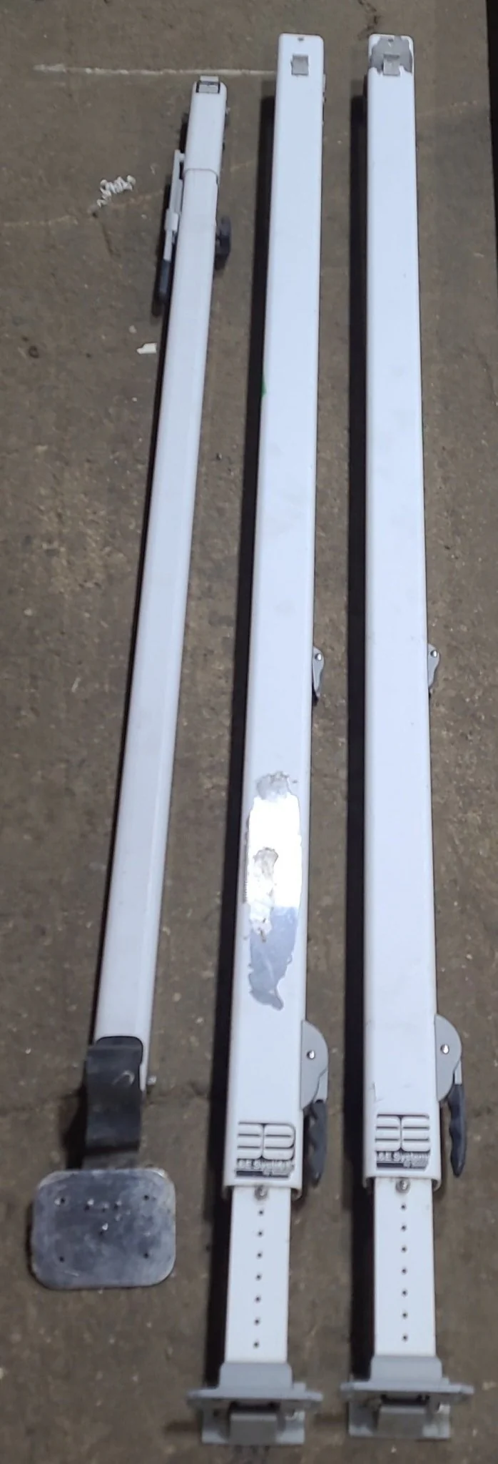 Used Complete Manual Awning A&E Dometic 21' No canvas - Image 4