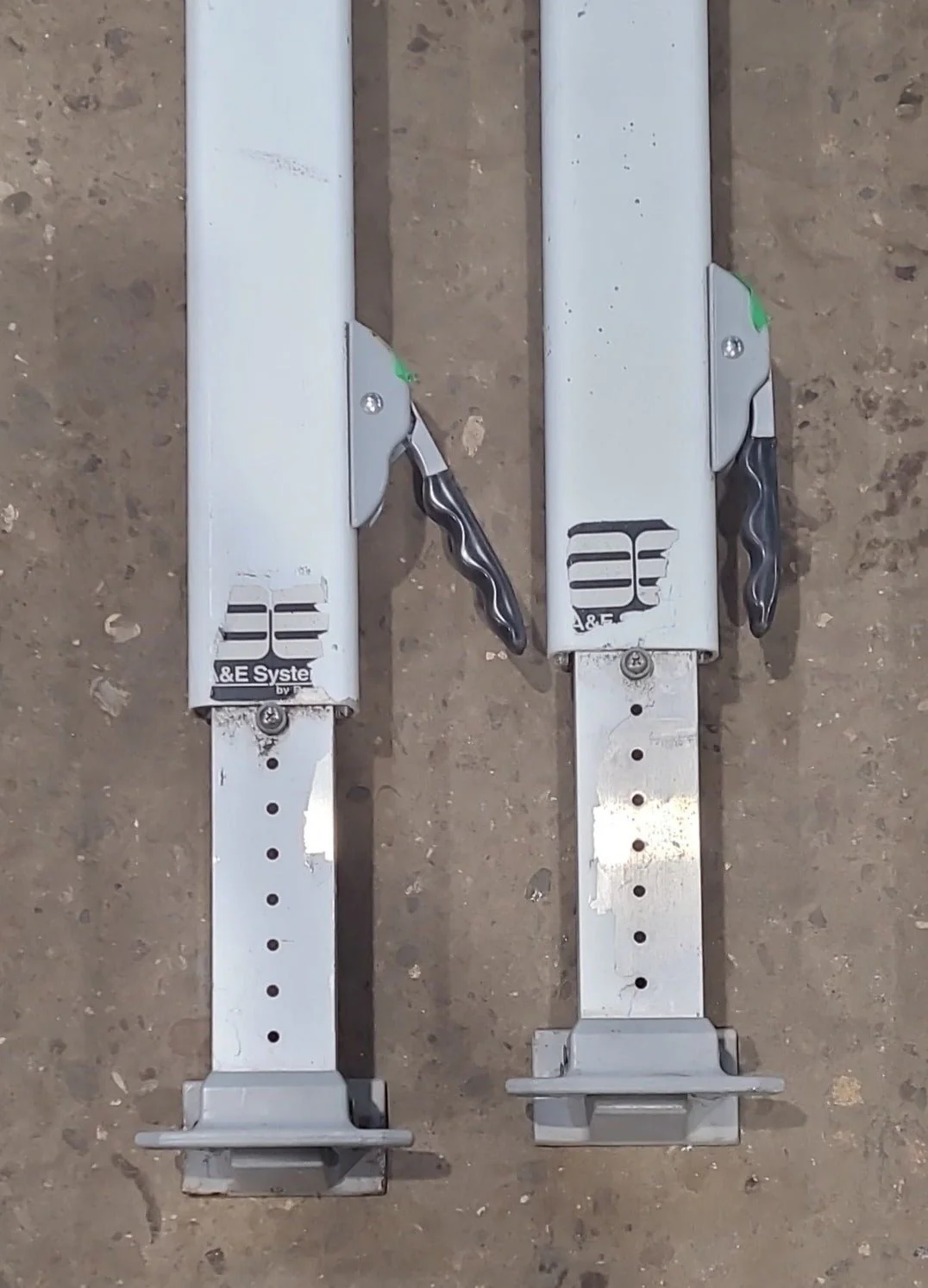 Used Complete Manual Awning Dometic / A&E 14' No Canvas - Image 2