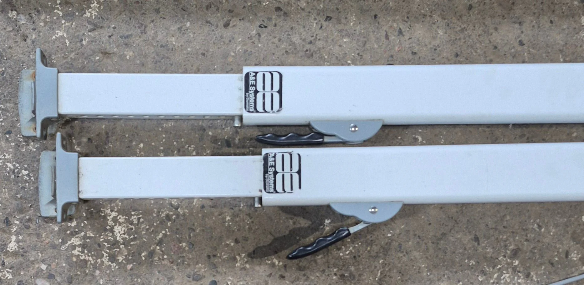 Used Complete Manual Awning Dometic / A&E 16' No Canvas - Image 9