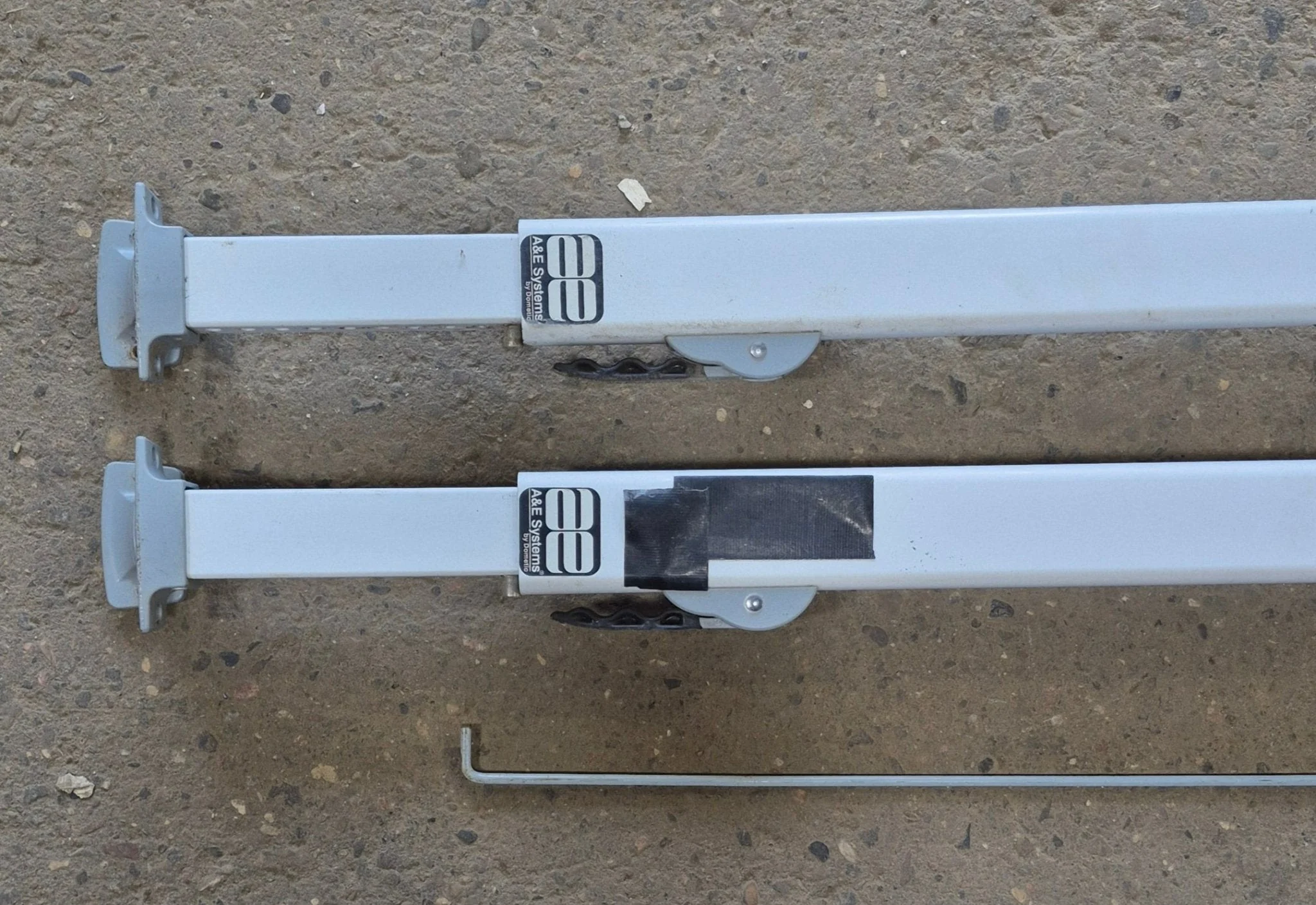 Used Complete Manual Awning Dometic / A&E 18' No Canvas - Image 6