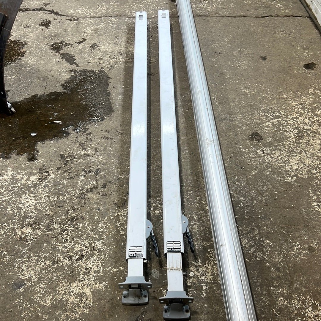 Used Complete Manual Awning Dometic / A&E 21' No Canvas - Image 2