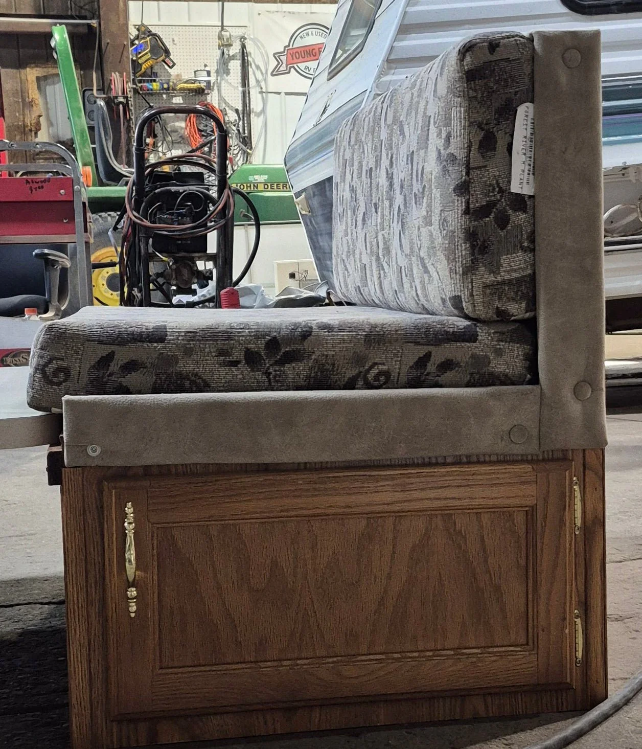 DORY DRAFTED FOR CAM 06/30/26 - Used Complete RV Dinette Set - 40 1/4” D x 75" W x 31 1/4" H - Does not include table hardware - Image 2