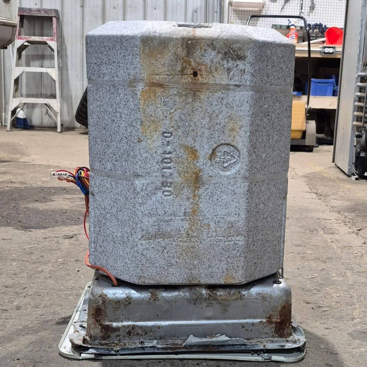Used Complete Suburban Hot Water Heater, 6 Gallon - SW6D - 12.5 X 12.5 X 18.75 - Image 6