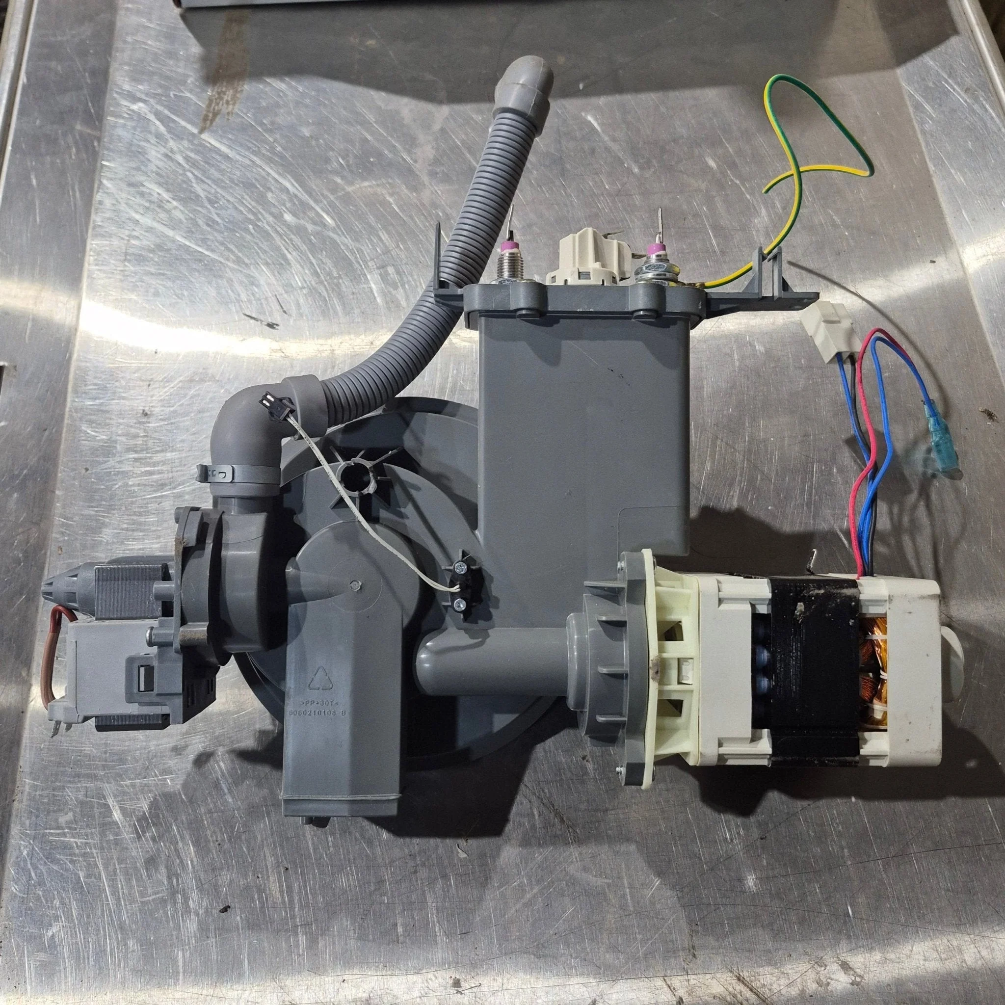 Used Dehco Dishwasher - Sump Assembly - Image 5