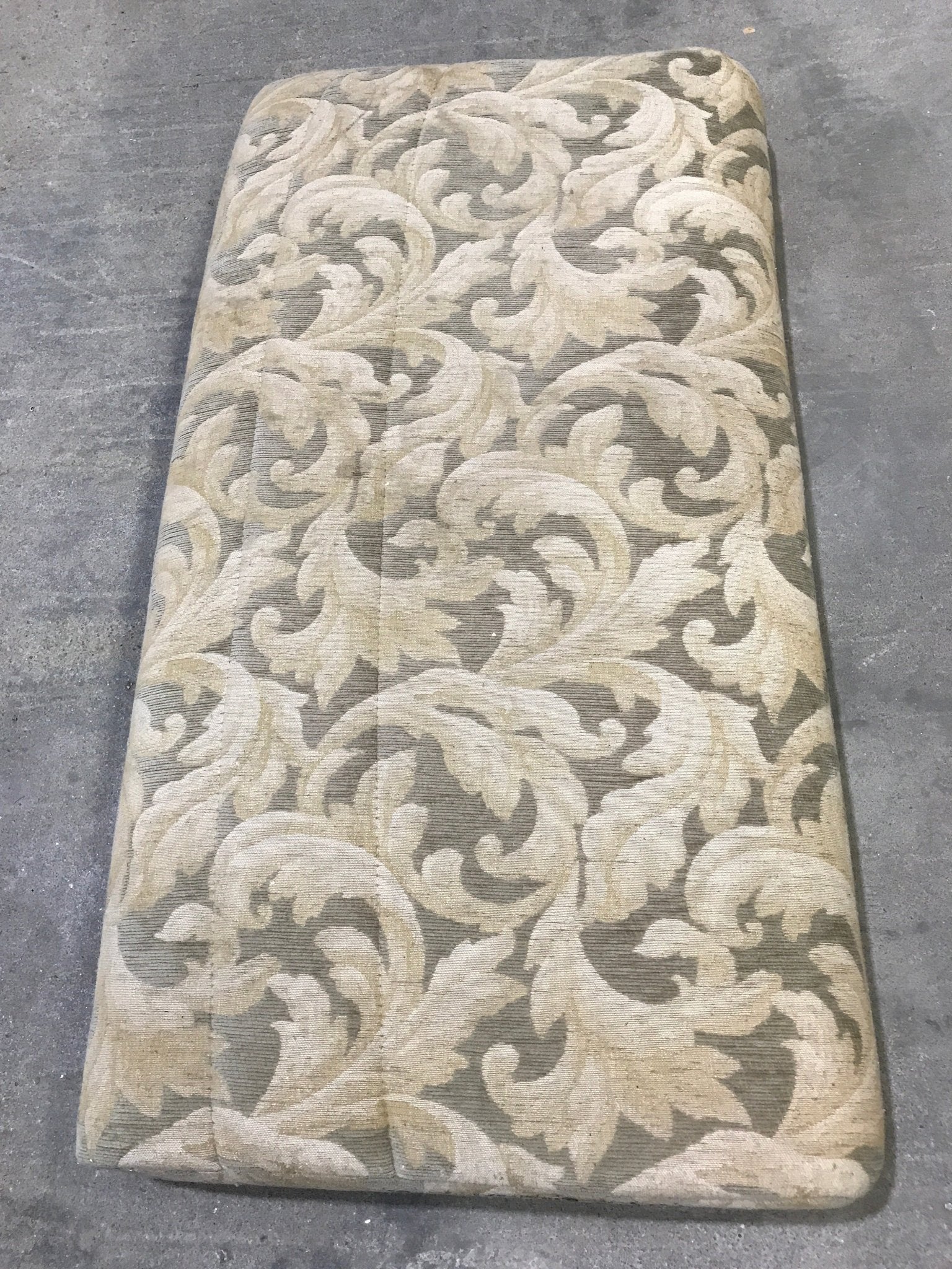 Used Dinette Cushion SINGLE - 44" X 23" X 5" D - Image 2