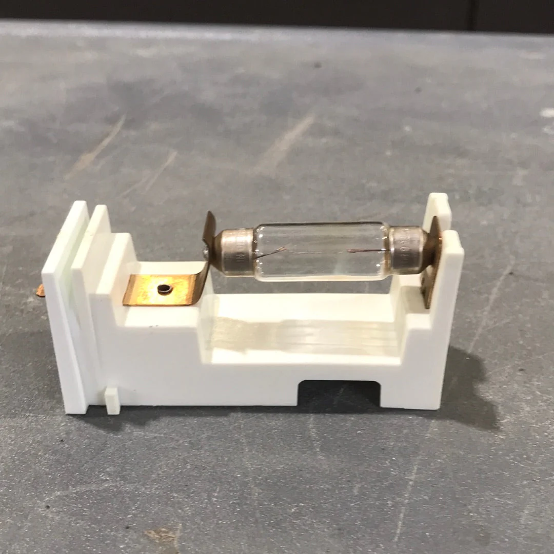 Used Dometic 12V Light Bulb Base - 2930744012 - Image 5