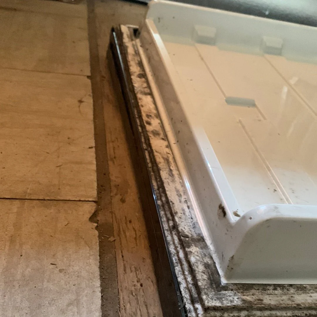 Used Dometic Refrigerator Door Door - 2932563055 - 22 1/2" x 33 1/4" - Image 5