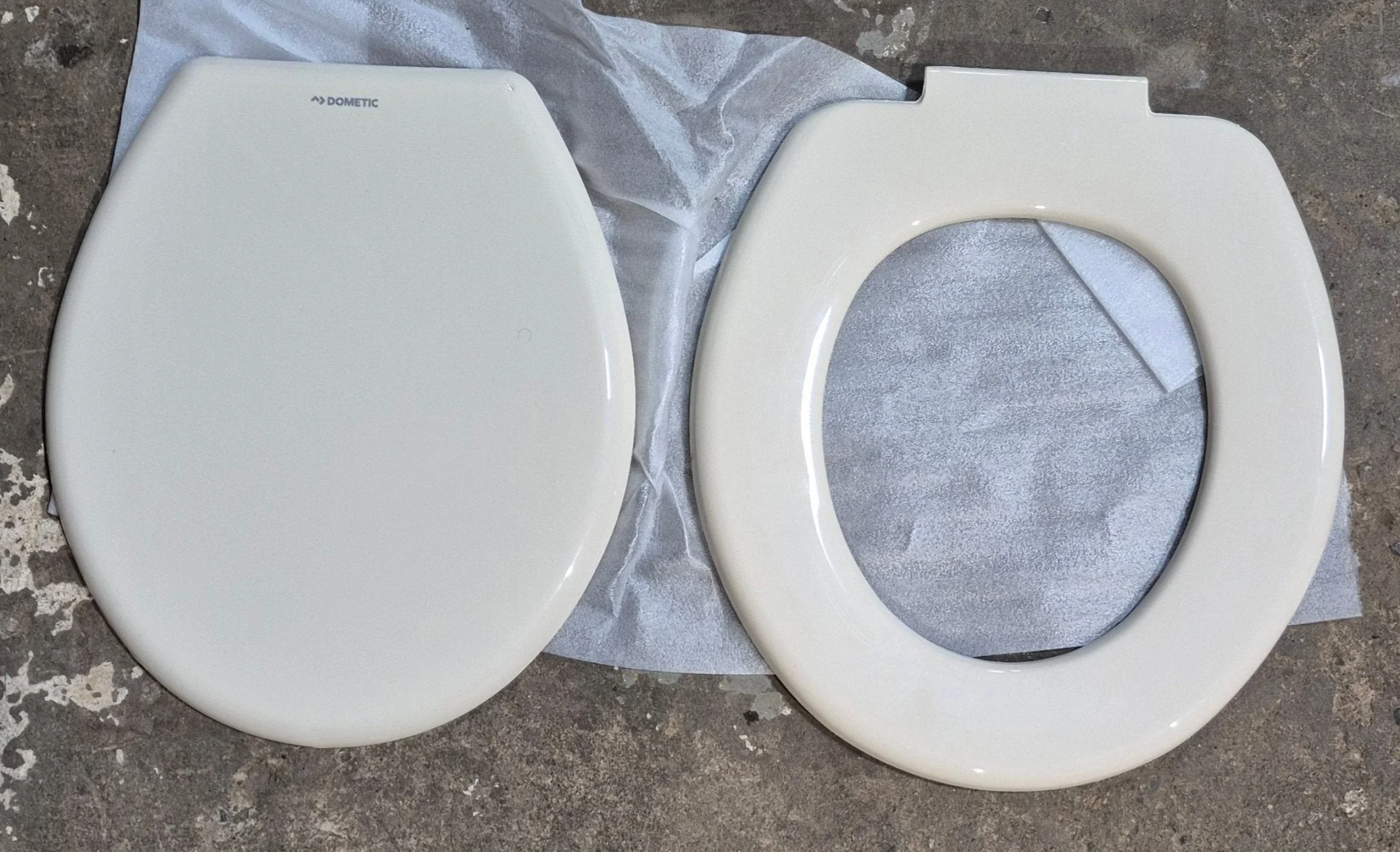 Used Dometic 300 Toilet Seat & Cover Replacement Off-White - 385311931 - Image 2