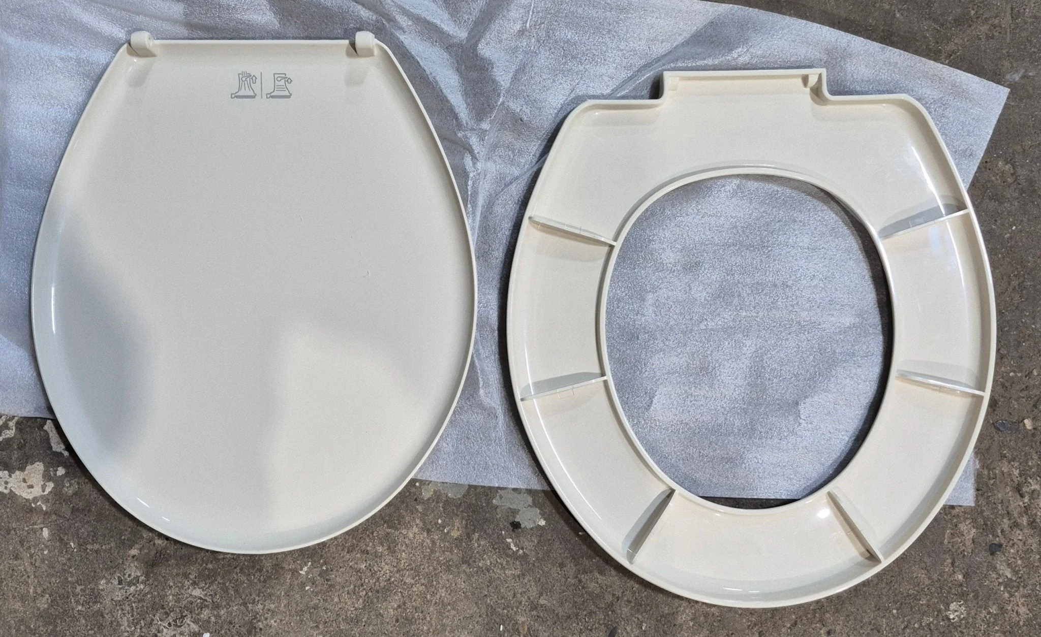 Used Dometic 300 Toilet Seat & Cover Replacement Off-White - 385311931 - Image 3