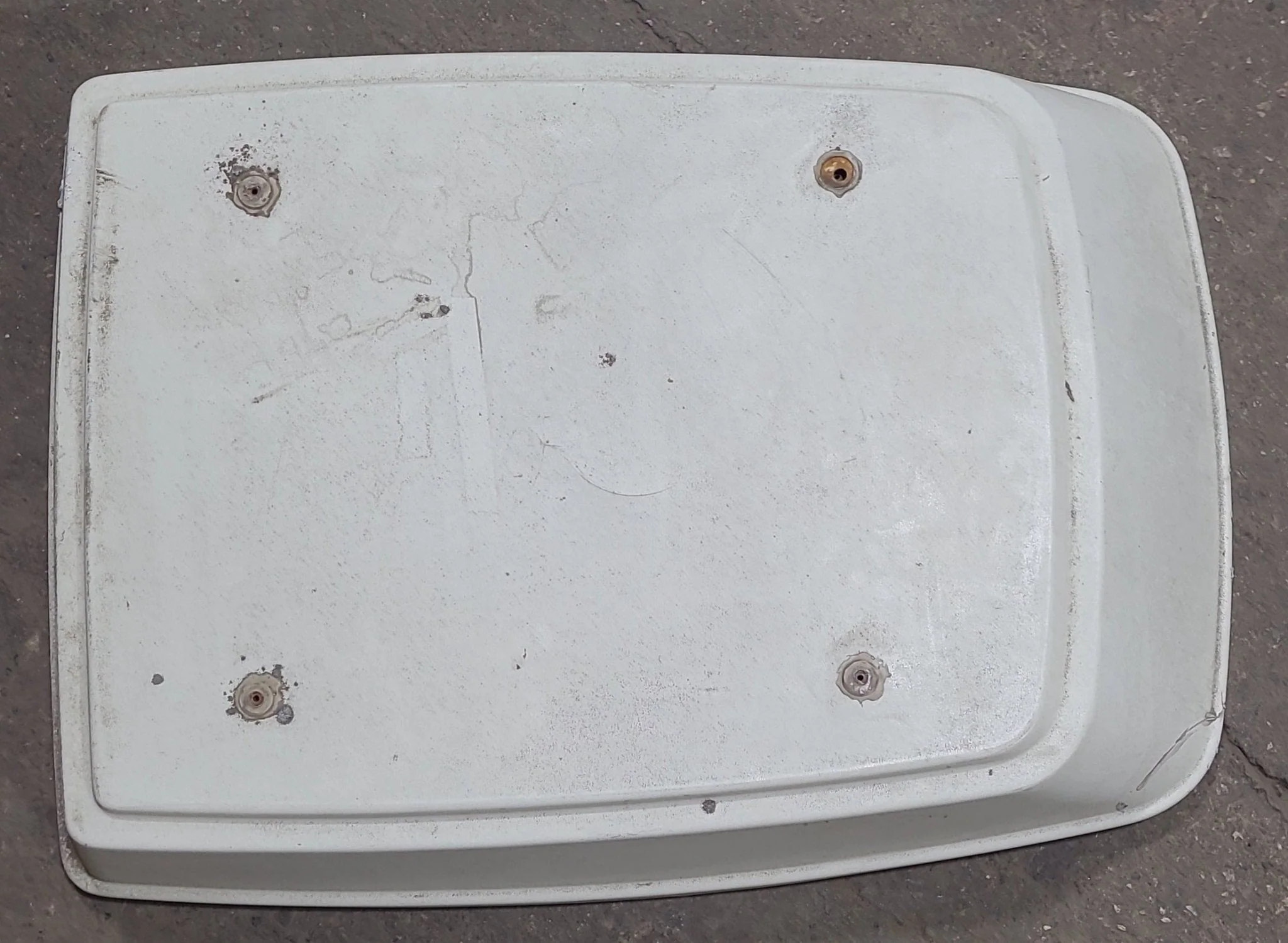 Used Dometic 3100252000 - Penguin Replacement Shroud