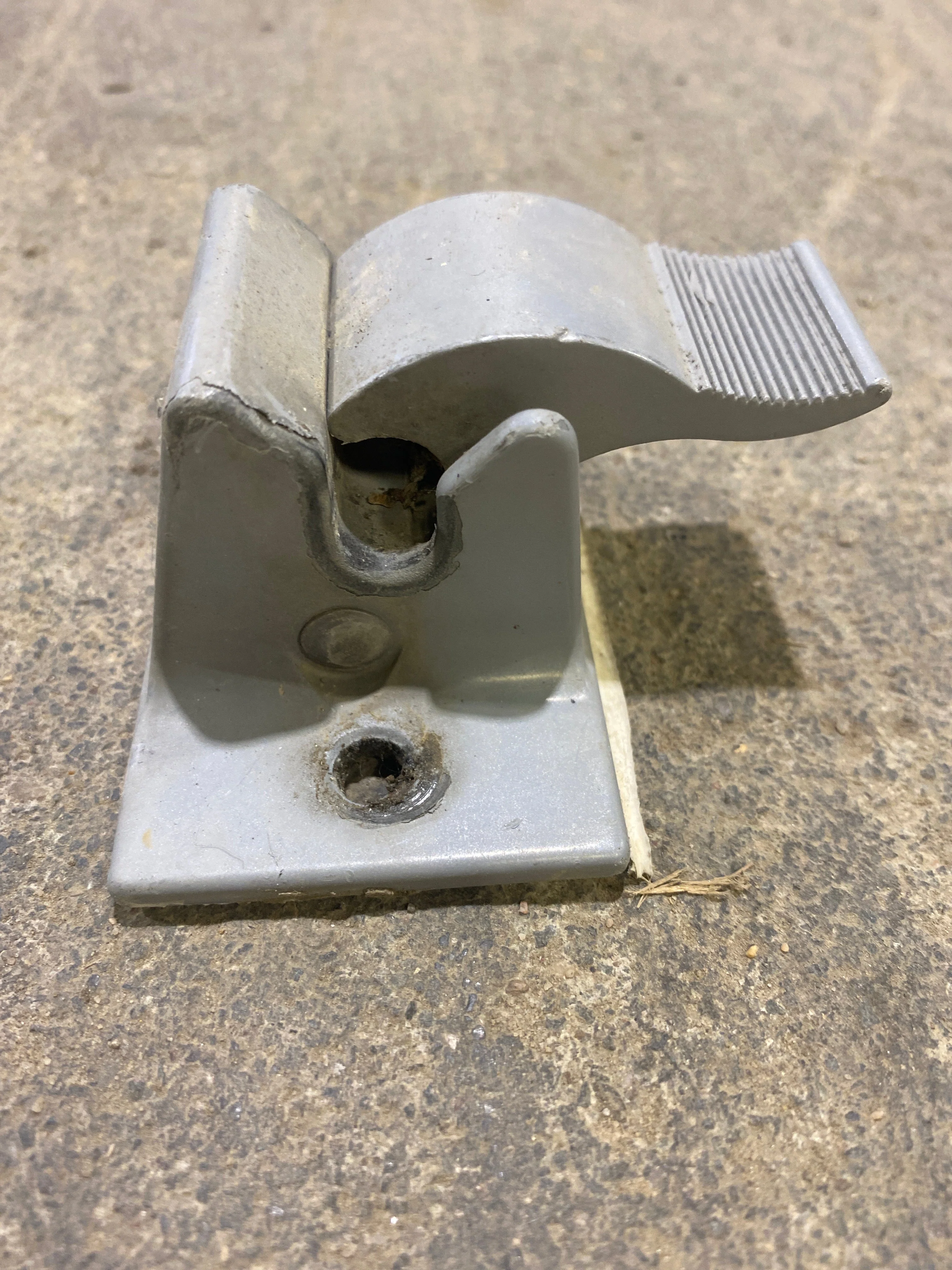 Used Dometic 8500 Awning Bottom Mounting Bracket - Image 3