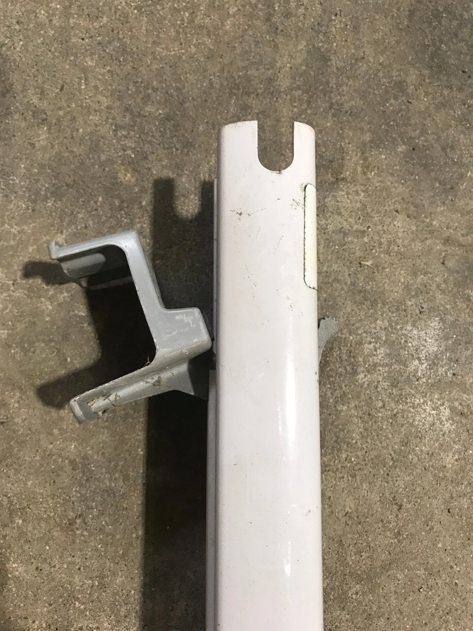 Used Dometic / A&E 8500 Awning Single Manual Arm - Image 2