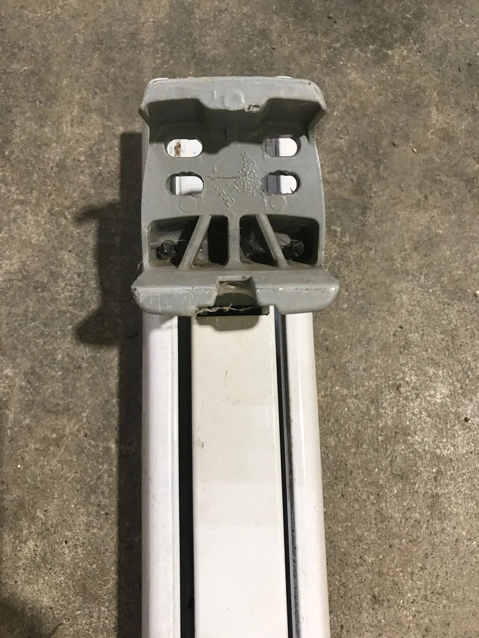 Used Dometic / A&E 8500 Awning Single Manual Arm - Image 6