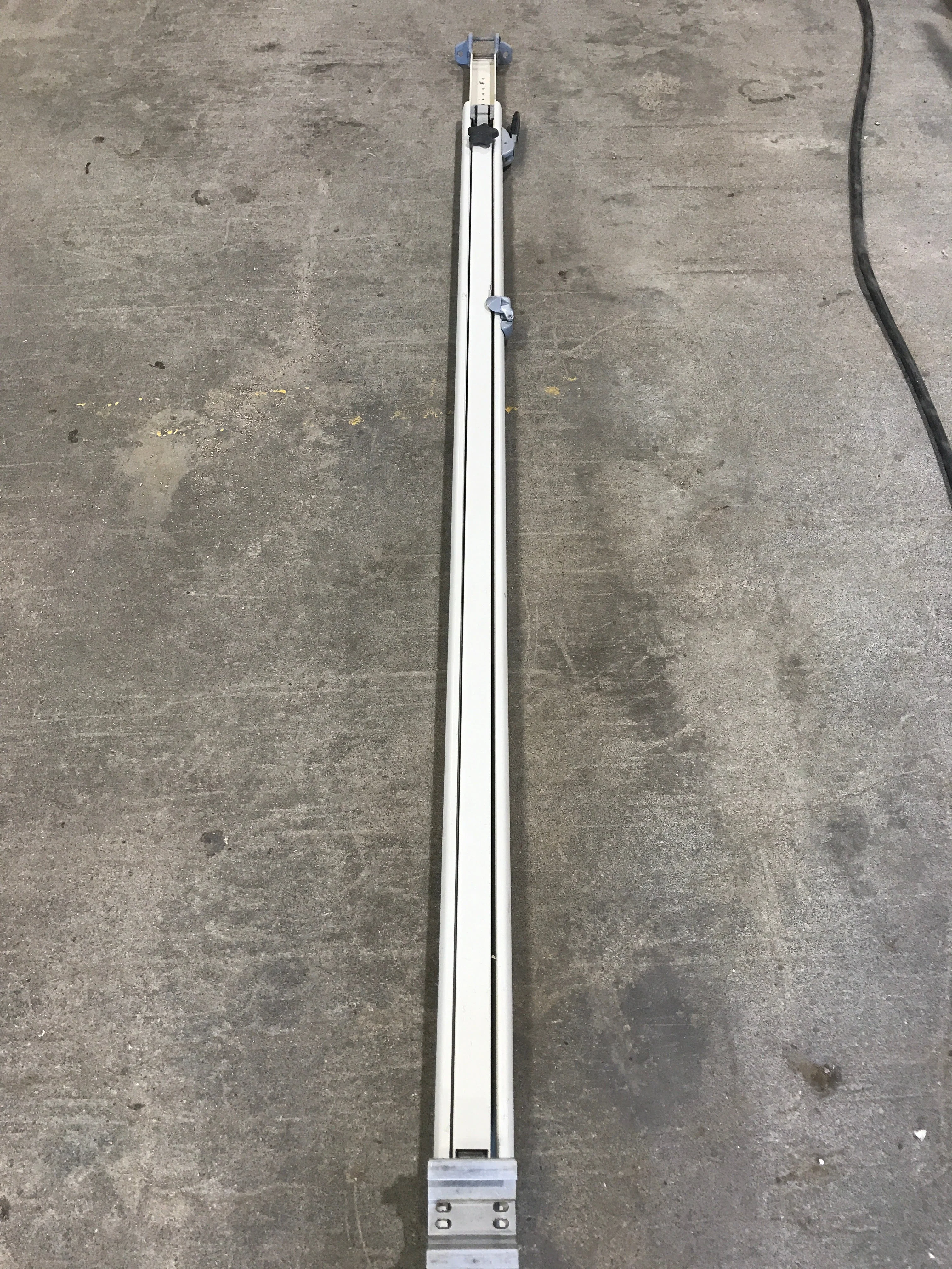 Used Dometic / A&E 8500 Awning Single Manual Arm - Image 3