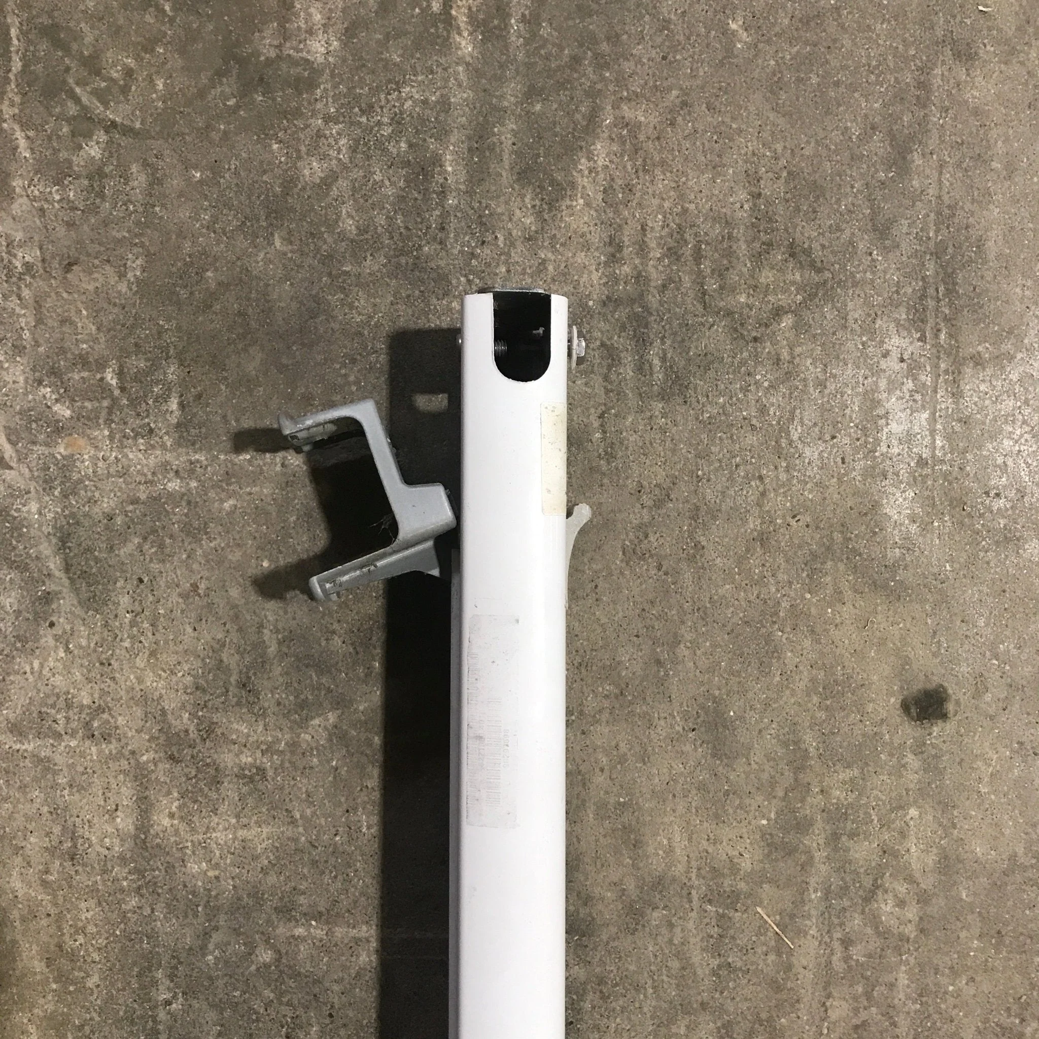 Used Dometic / A&E 8500 Awning Single Manual Arm - Image 5