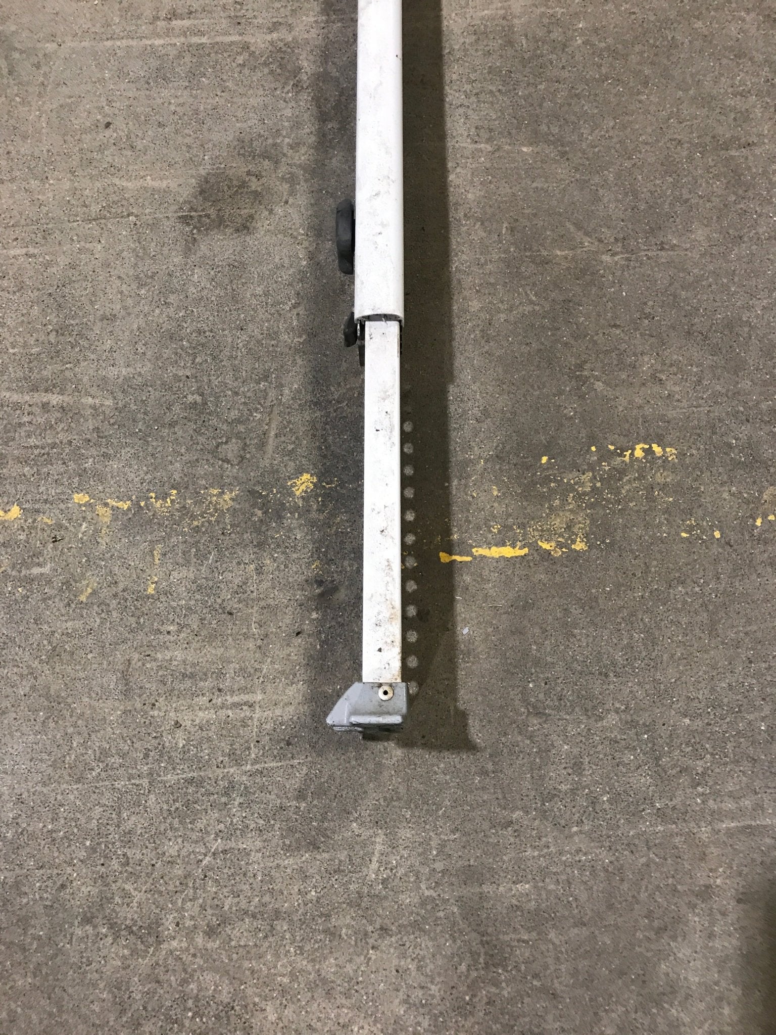 Used Dometic / A&E 8500 Awning Single Manual Arm - Image 4