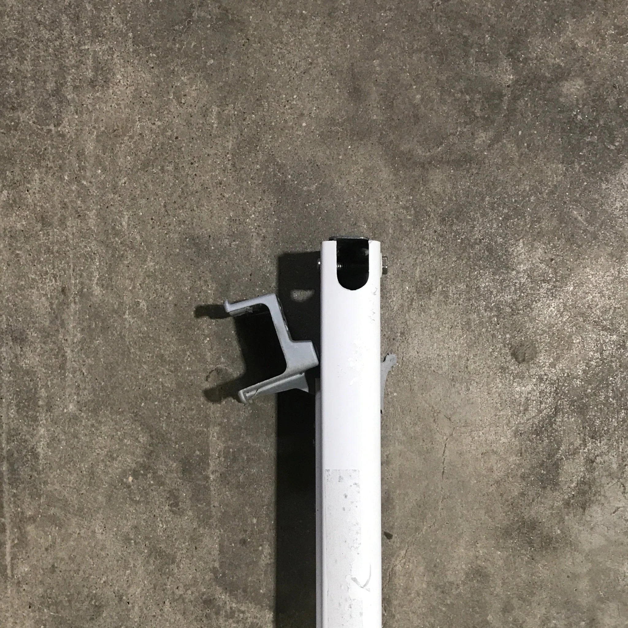Used Dometic / A&E 8500 Awning Single Manual Arm - Image 5