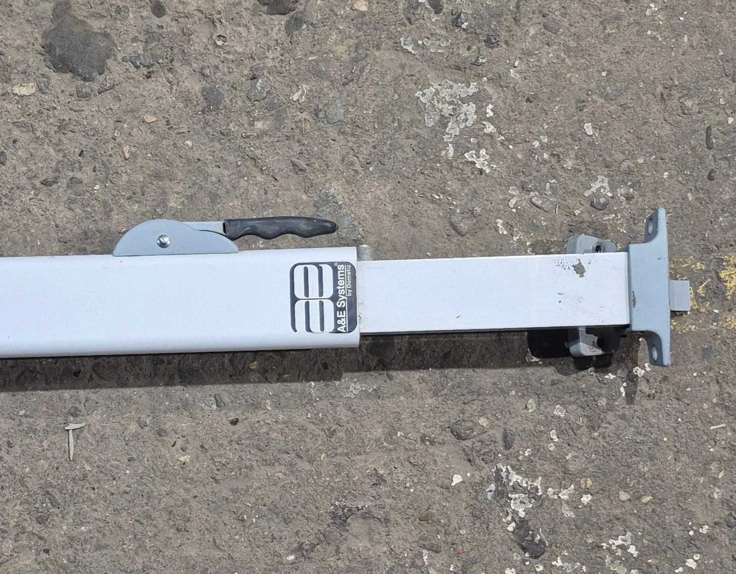 Used Dometic / A&E 8500 Awning Single Manual Arm - Image 5