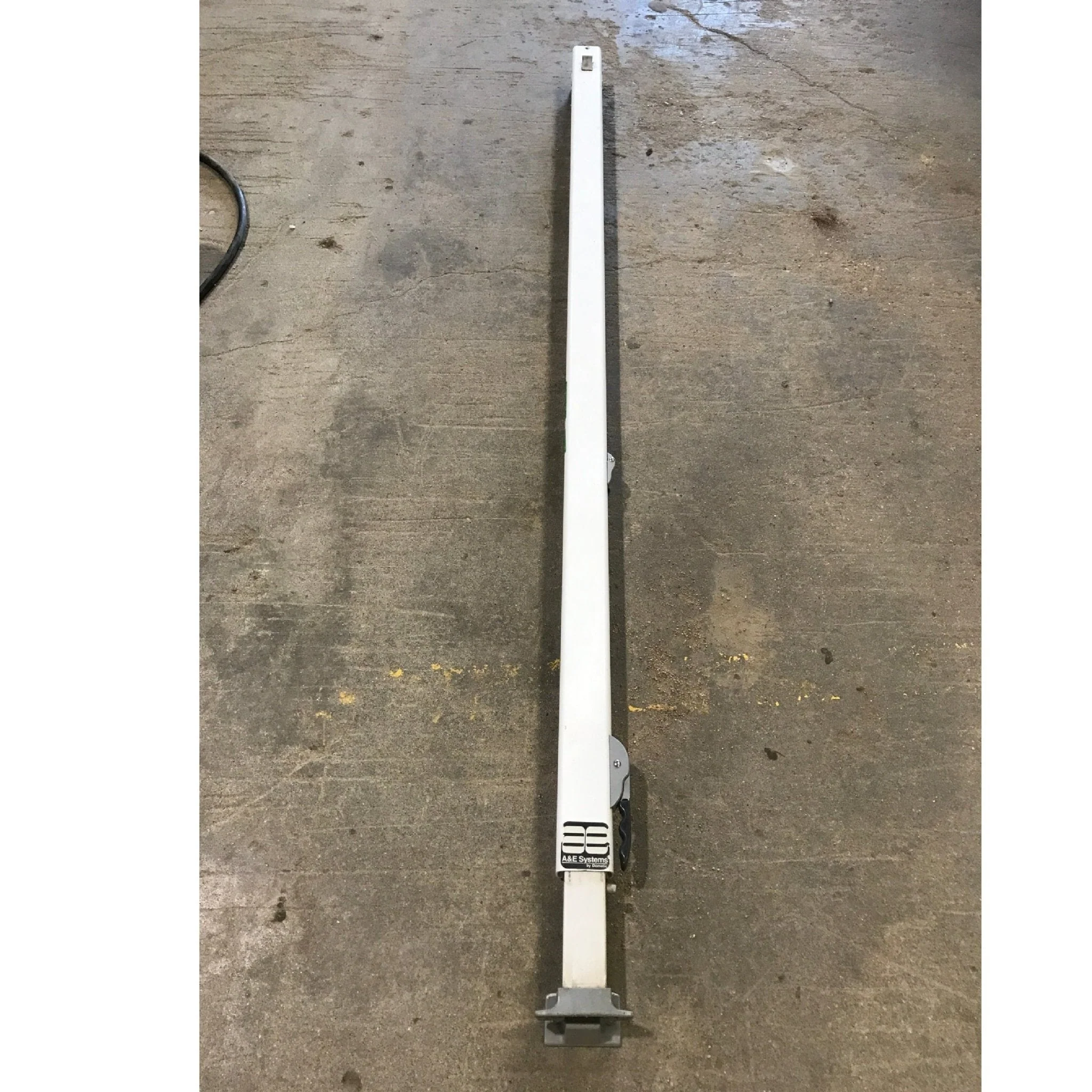 Used Dometic / A&E 8500 Awning Single Manual Arm