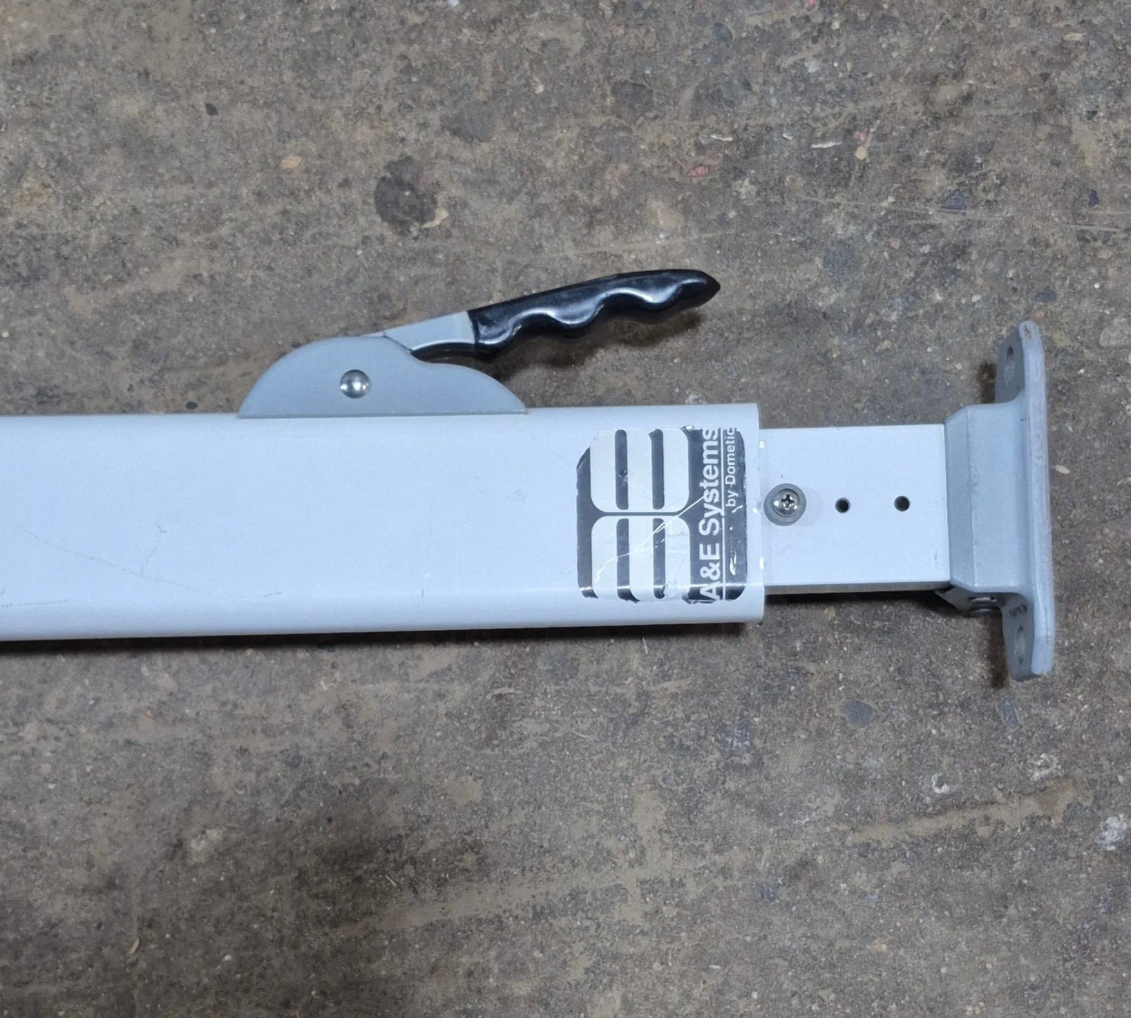 Used Dometic / A&E 8500 Awning Single Manual Arm - Image 5