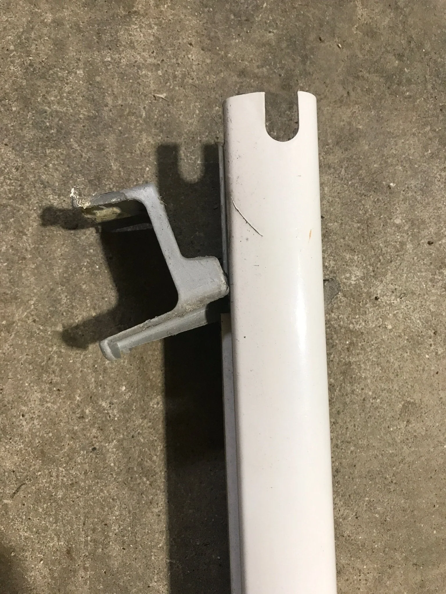 Used Dometic / A&E 8500 Awning Single Manual Arm - Image 2