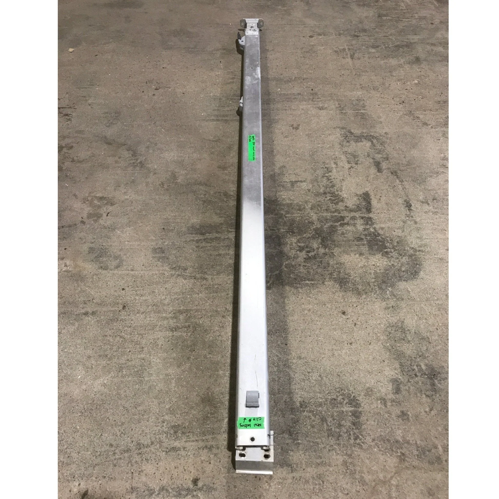Used Dometic / A&E 8500 Awning Single Manual Arm - 73"