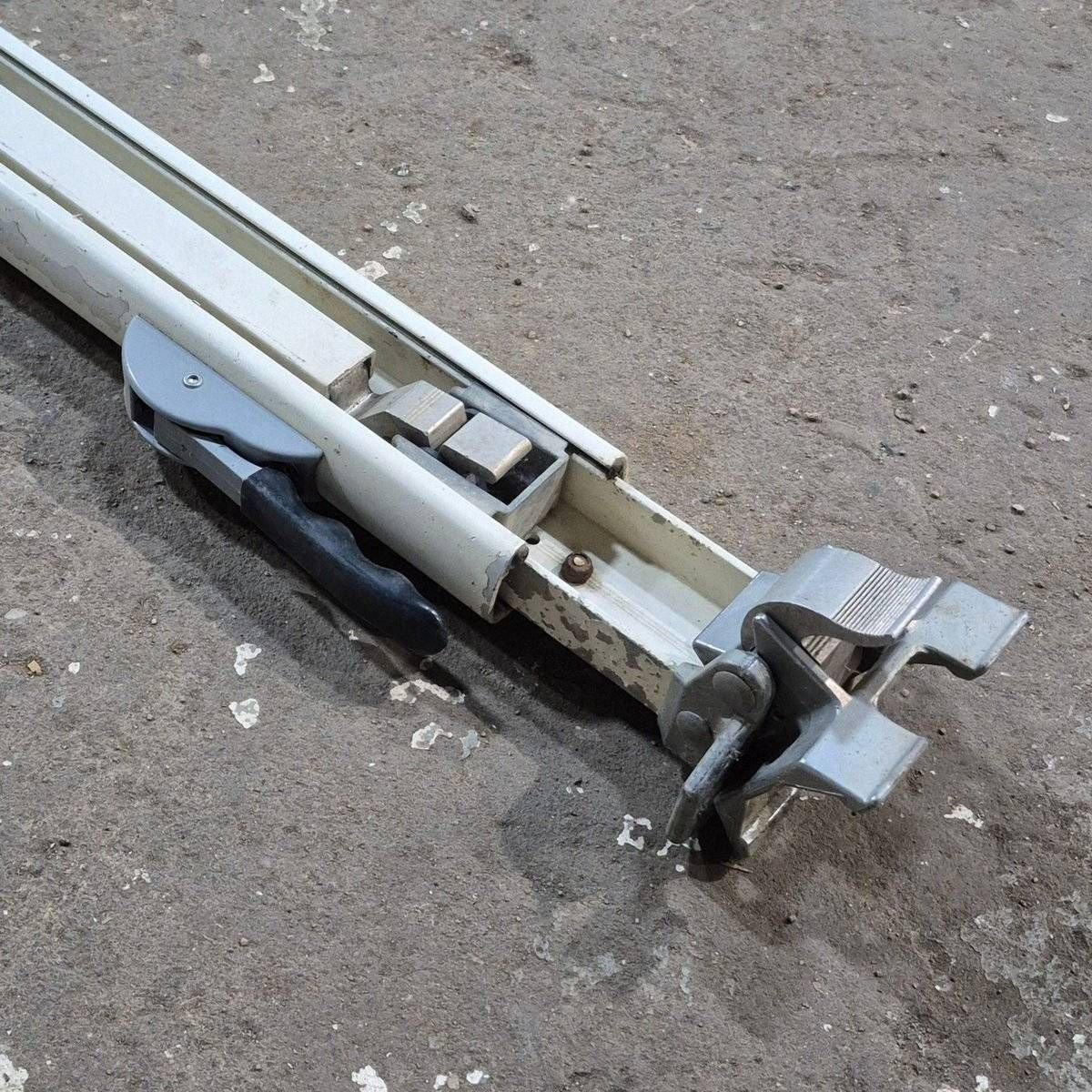 Used Dometic / A&E 8500 Manual Awning Arm, Tall, Colonial White - 8480000.401 - Image 11