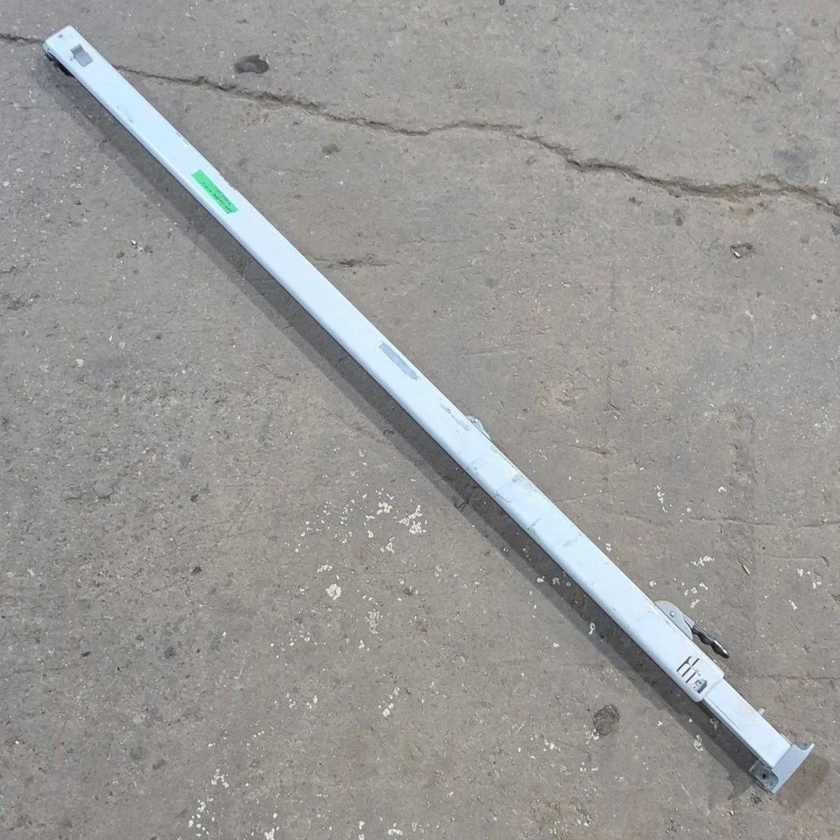 Used Dometic / A&E 8500 Manual Awning Arm, Tall, White - 8480000.401B