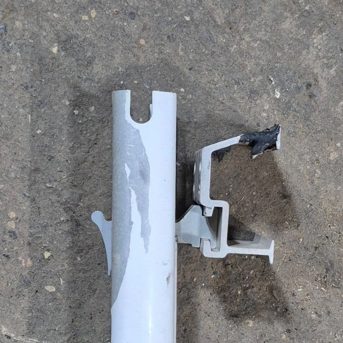 Used Dometic / A&E 8500 Manual Awning Arm, Tall, White - 8480000.401B - Image 2